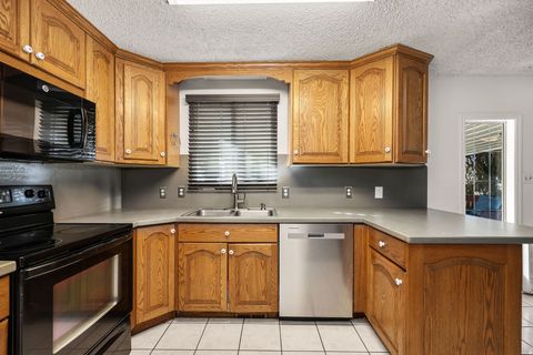Tiny photo for 1019 E 2950 N, North Ogden, UT 84414 (MLS # 2126988)