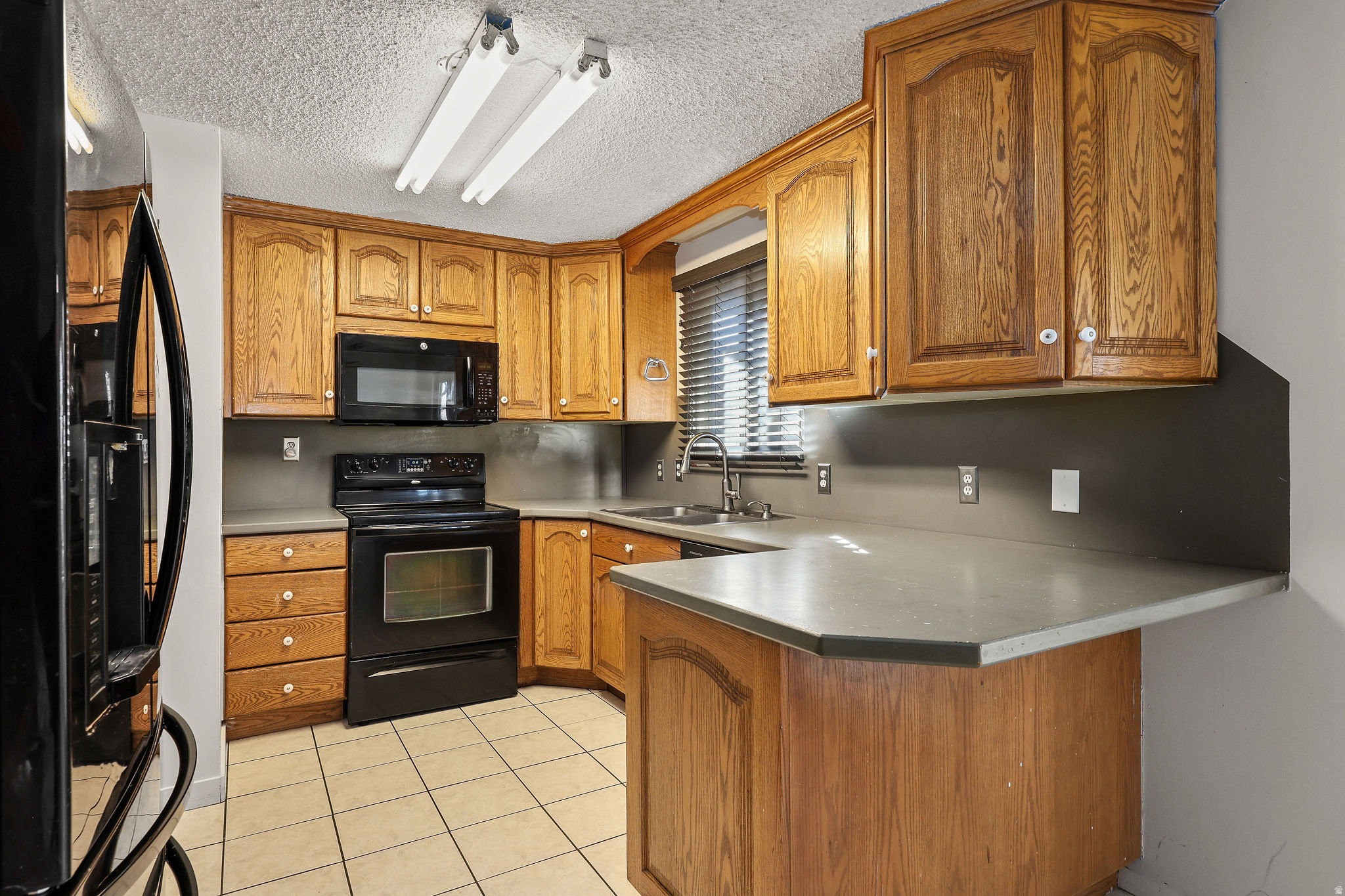 NORTHRIDGE - Residential