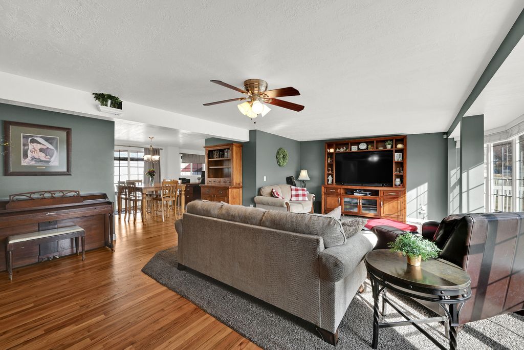 Photo of 295 E 500 N, Kaysville, UT 84037 (MLS # 2133580)