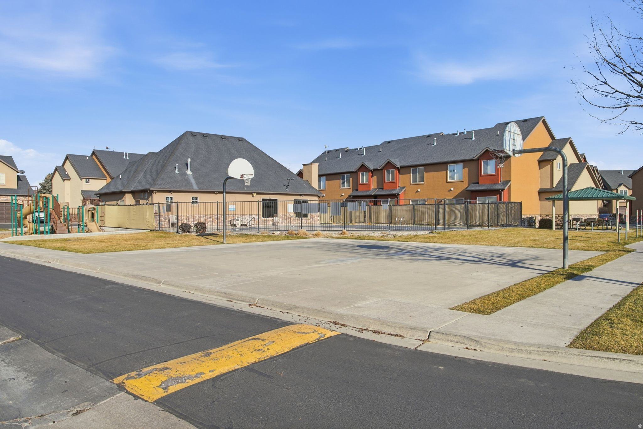 VILLAS AT MAPLEWOOD - Residential