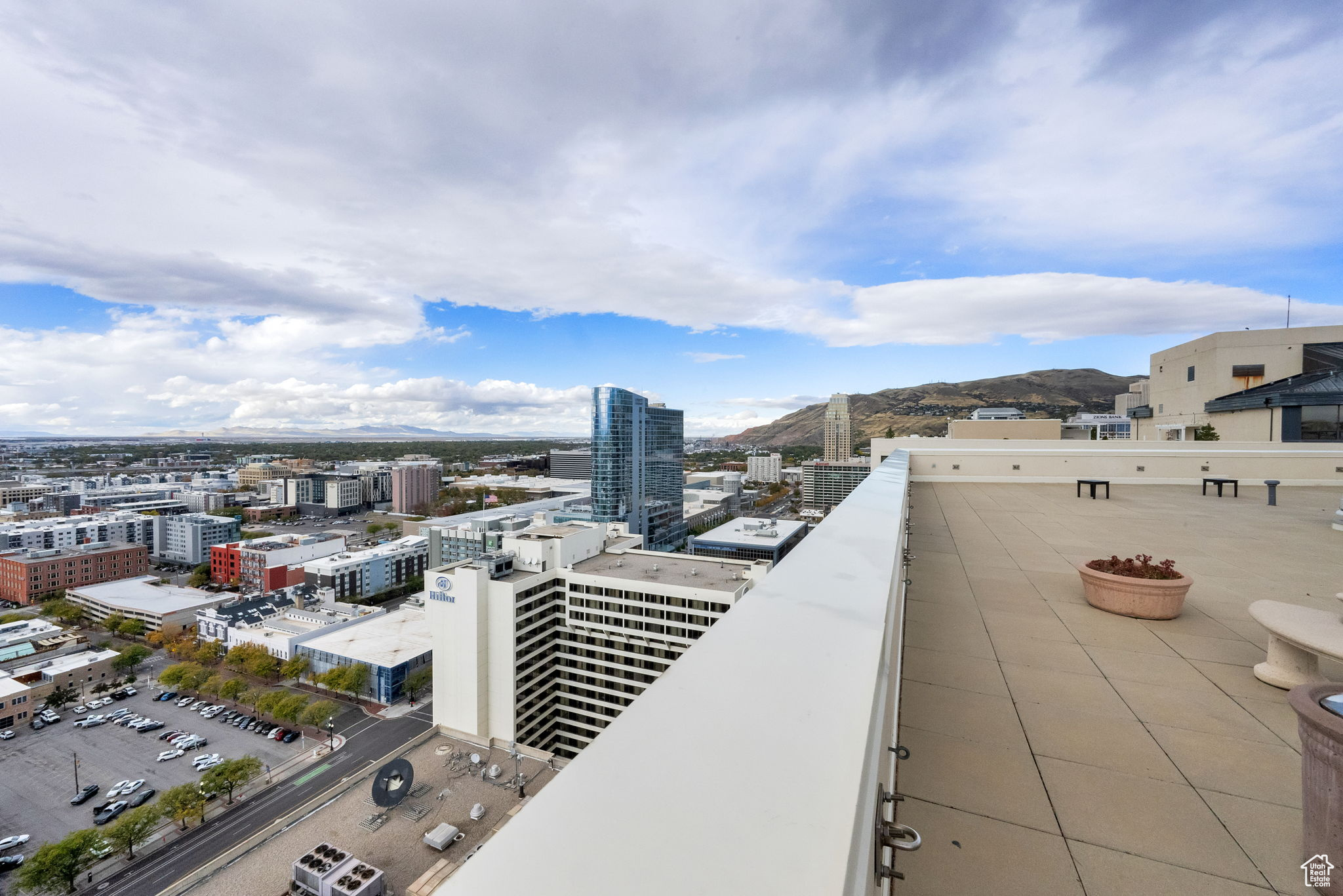 AMERICAN TOWERS - Residential