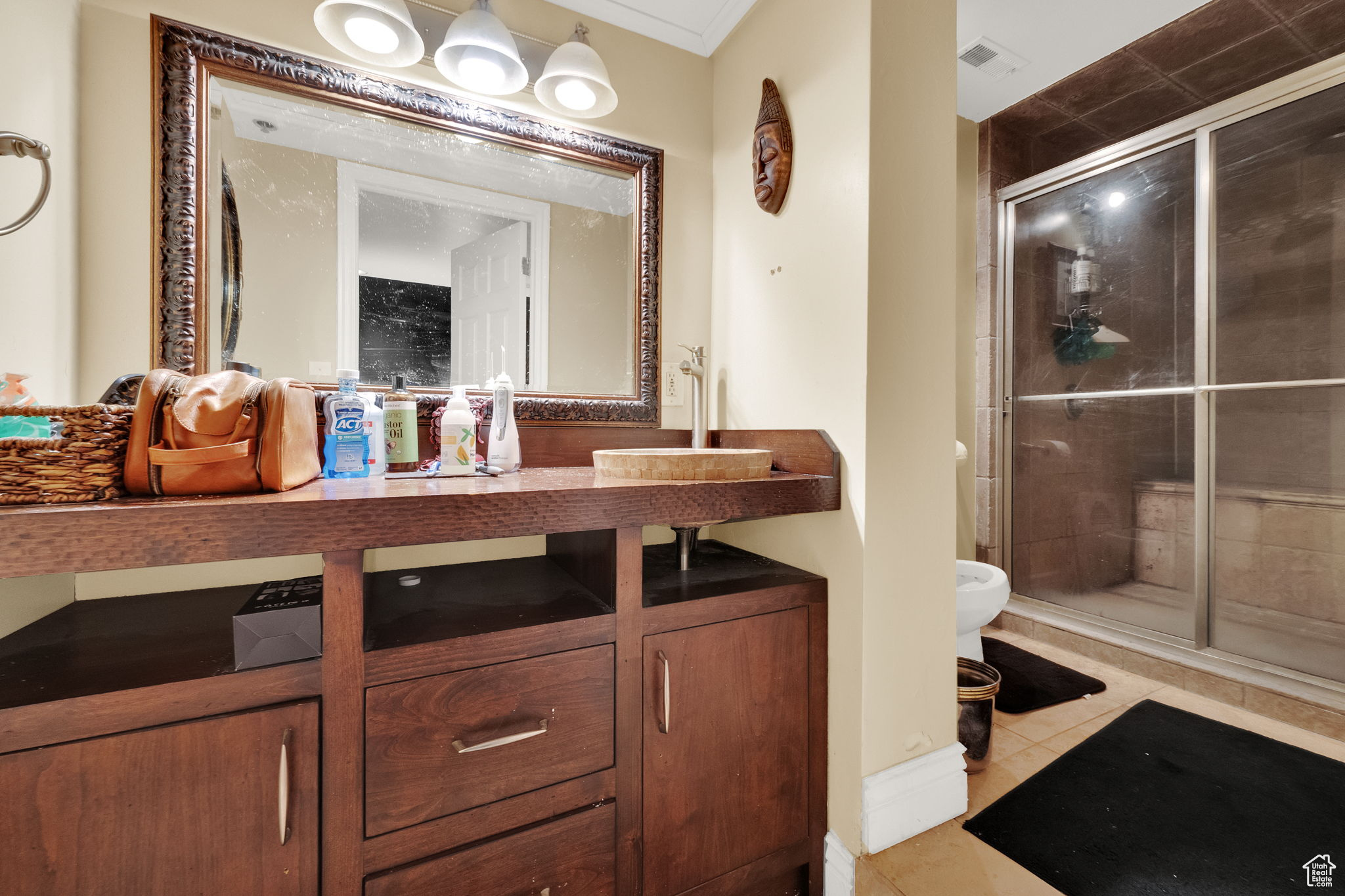 AMERICAN TOWERS - Residential