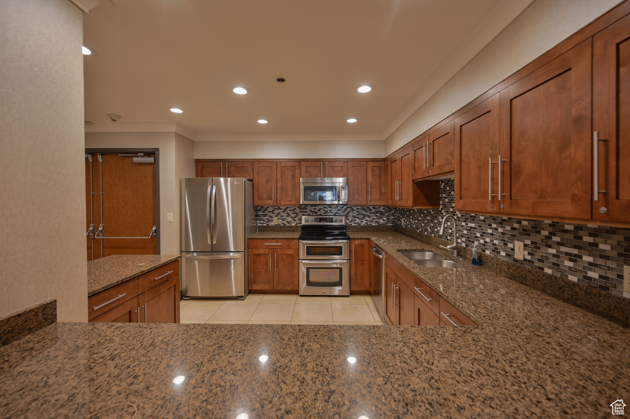 AMERICAN TOWERS - Residential