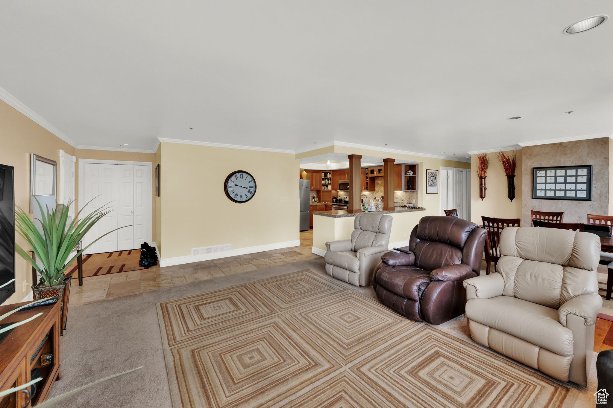 AMERICAN TOWERS - Residential