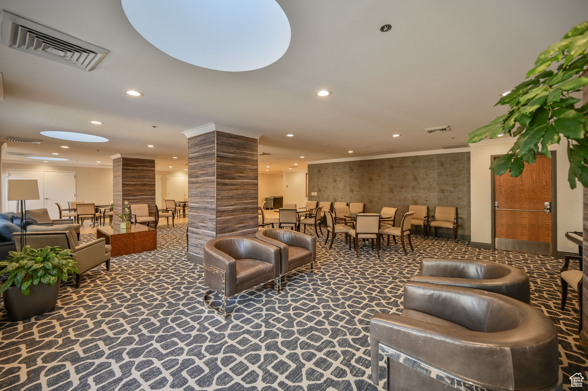 AMERICAN TOWERS - Residential