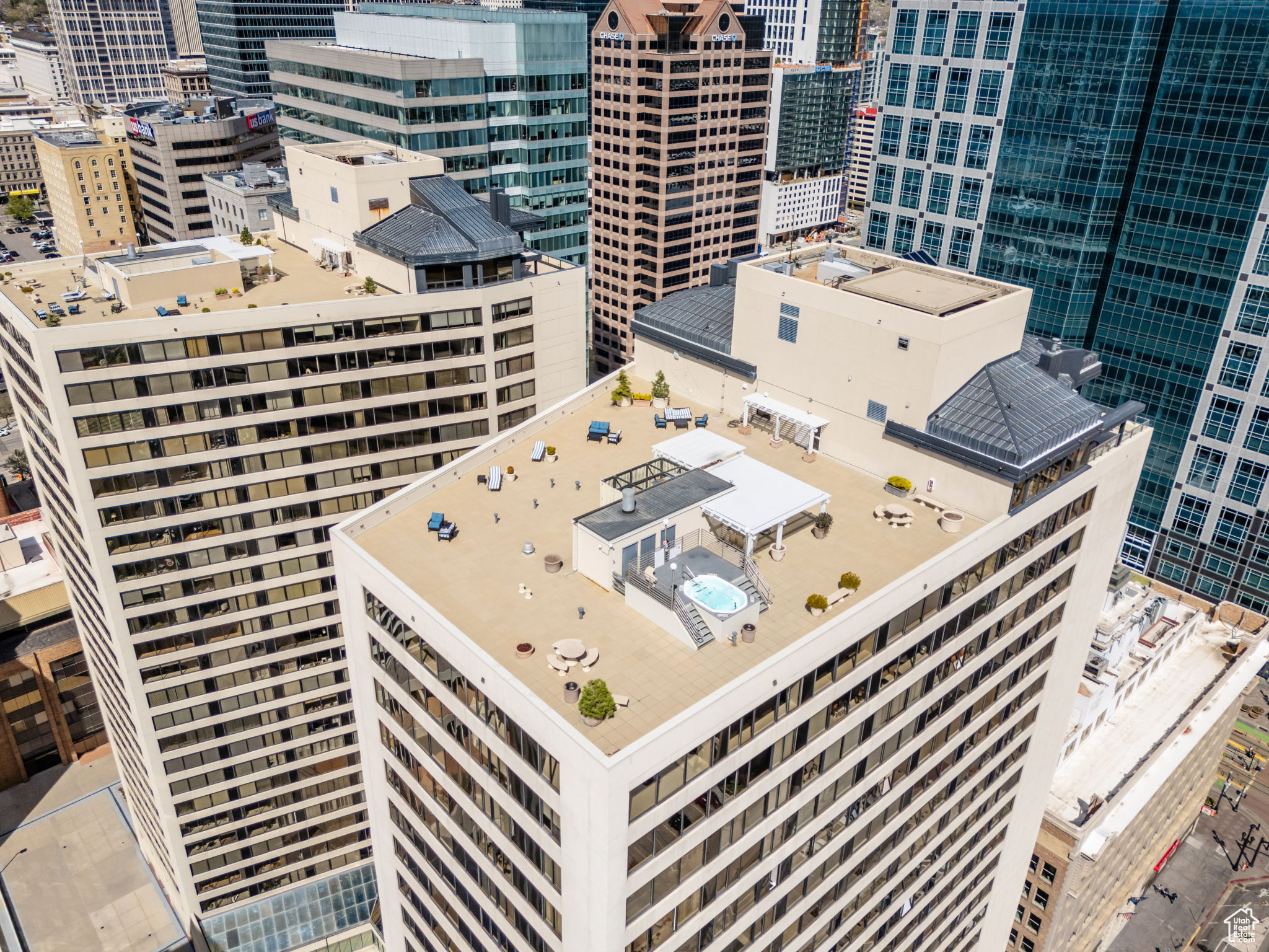 AMERICAN TOWERS - Residential