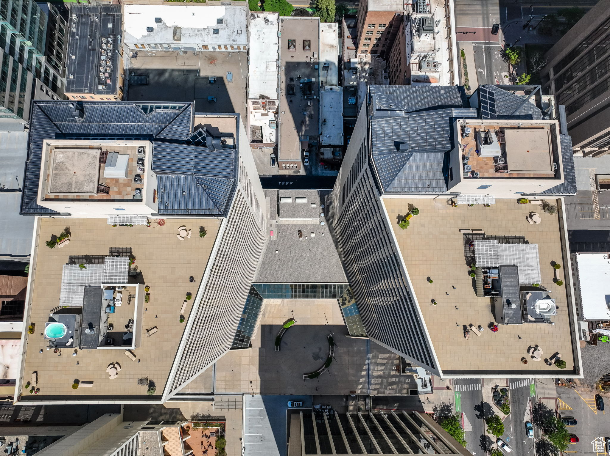 AMERICAN TOWERS - Residential