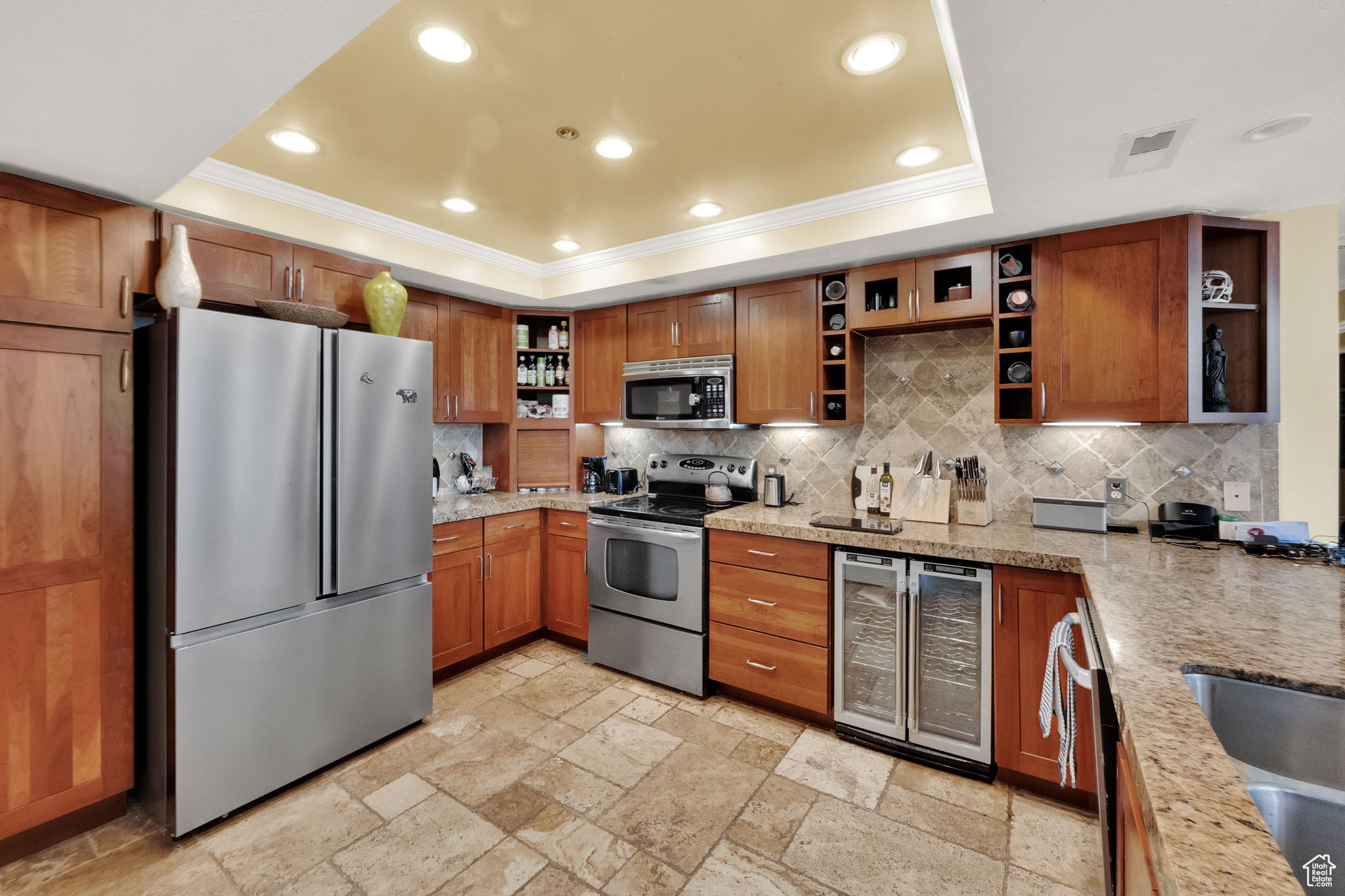 AMERICAN TOWERS - Residential