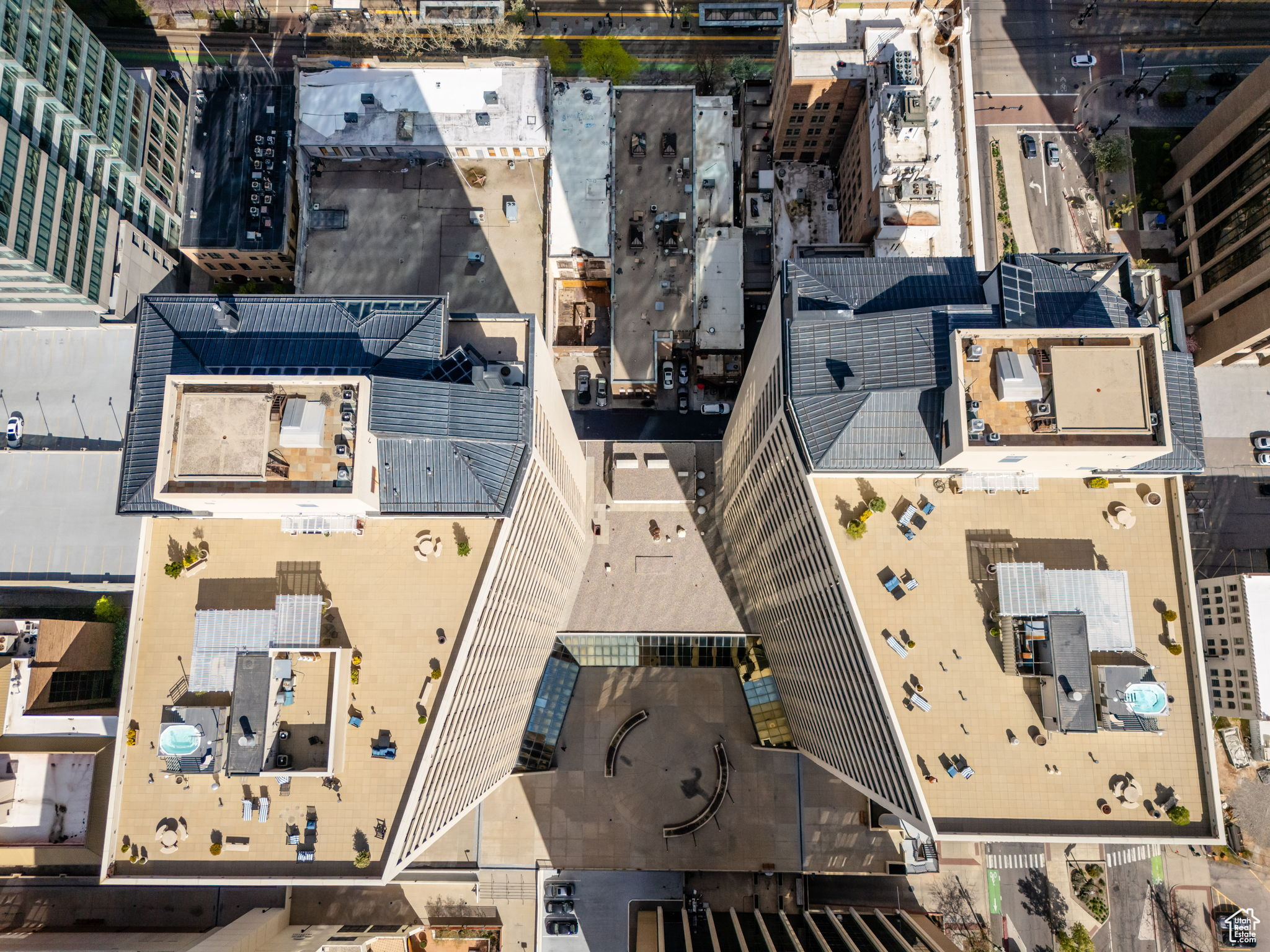 AMERICAN TOWERS - Residential