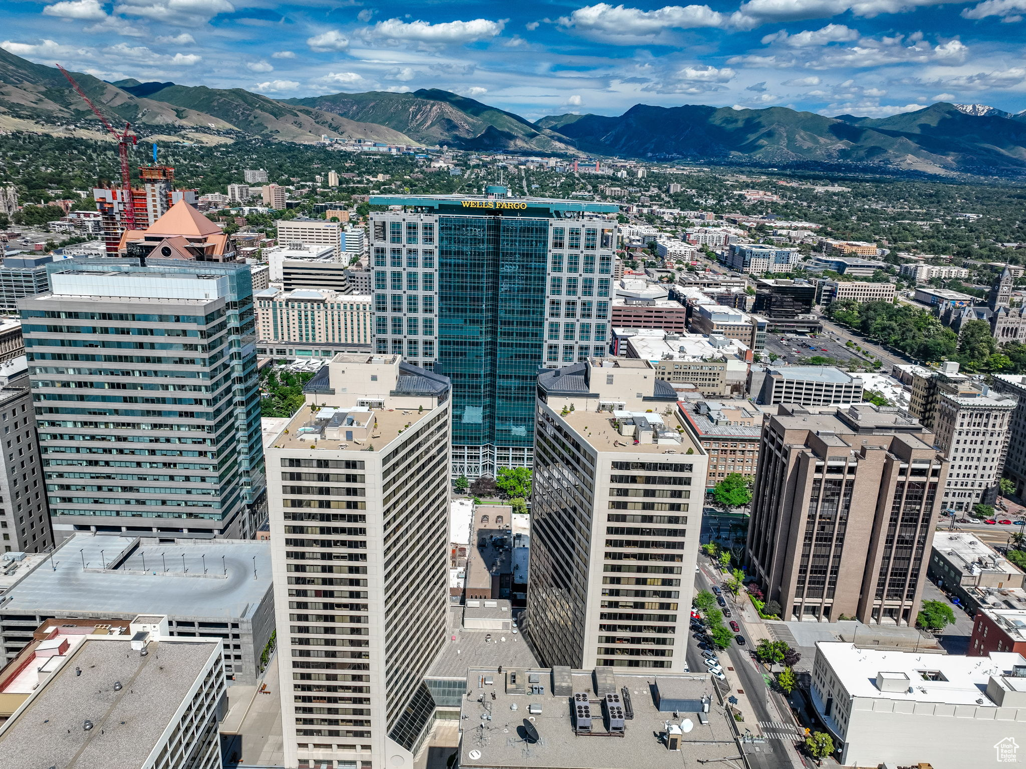 AMERICAN TOWERS - Residential