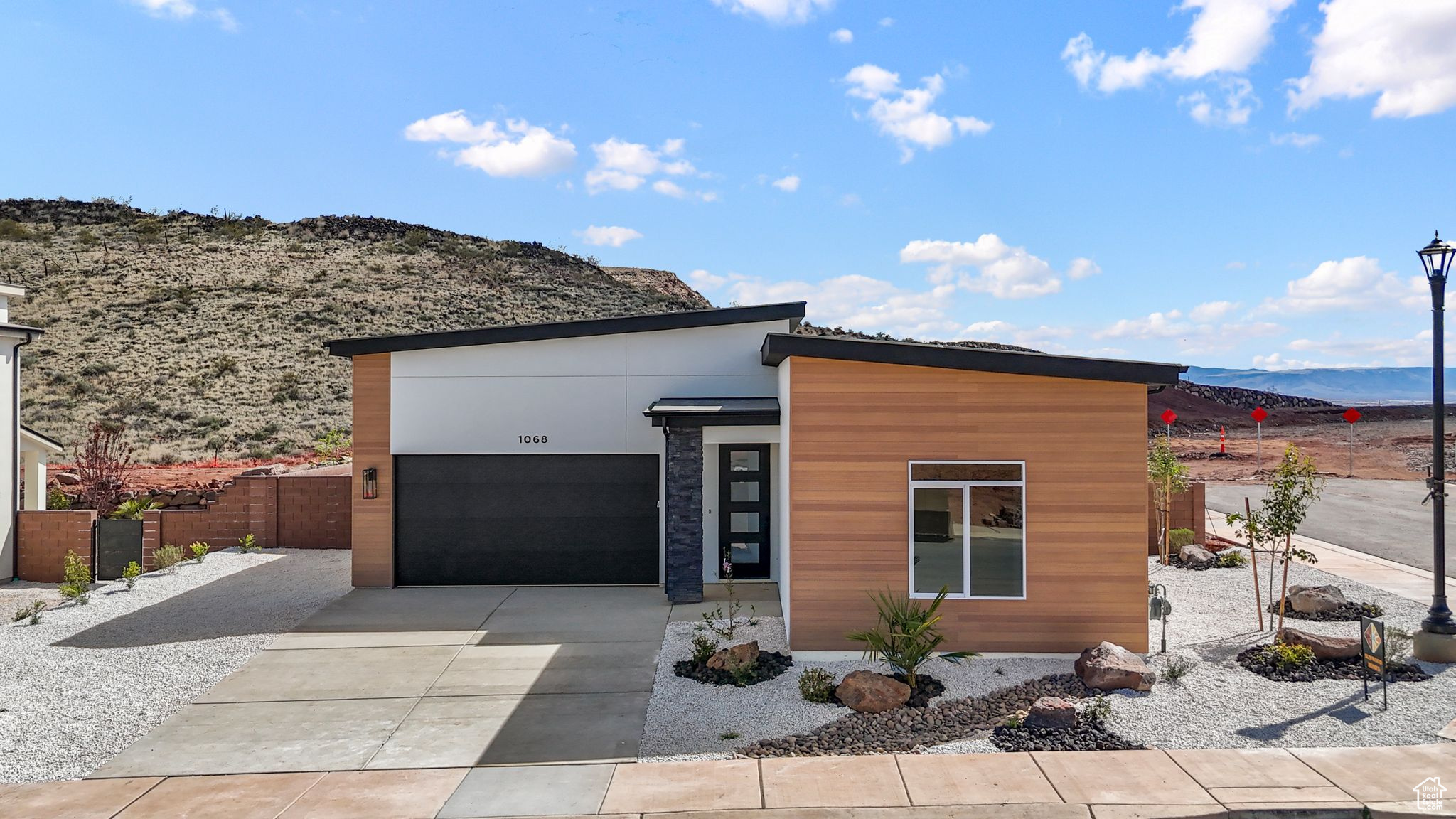 1068 E Coyote Crest Dr, Washington, Utah image 1
