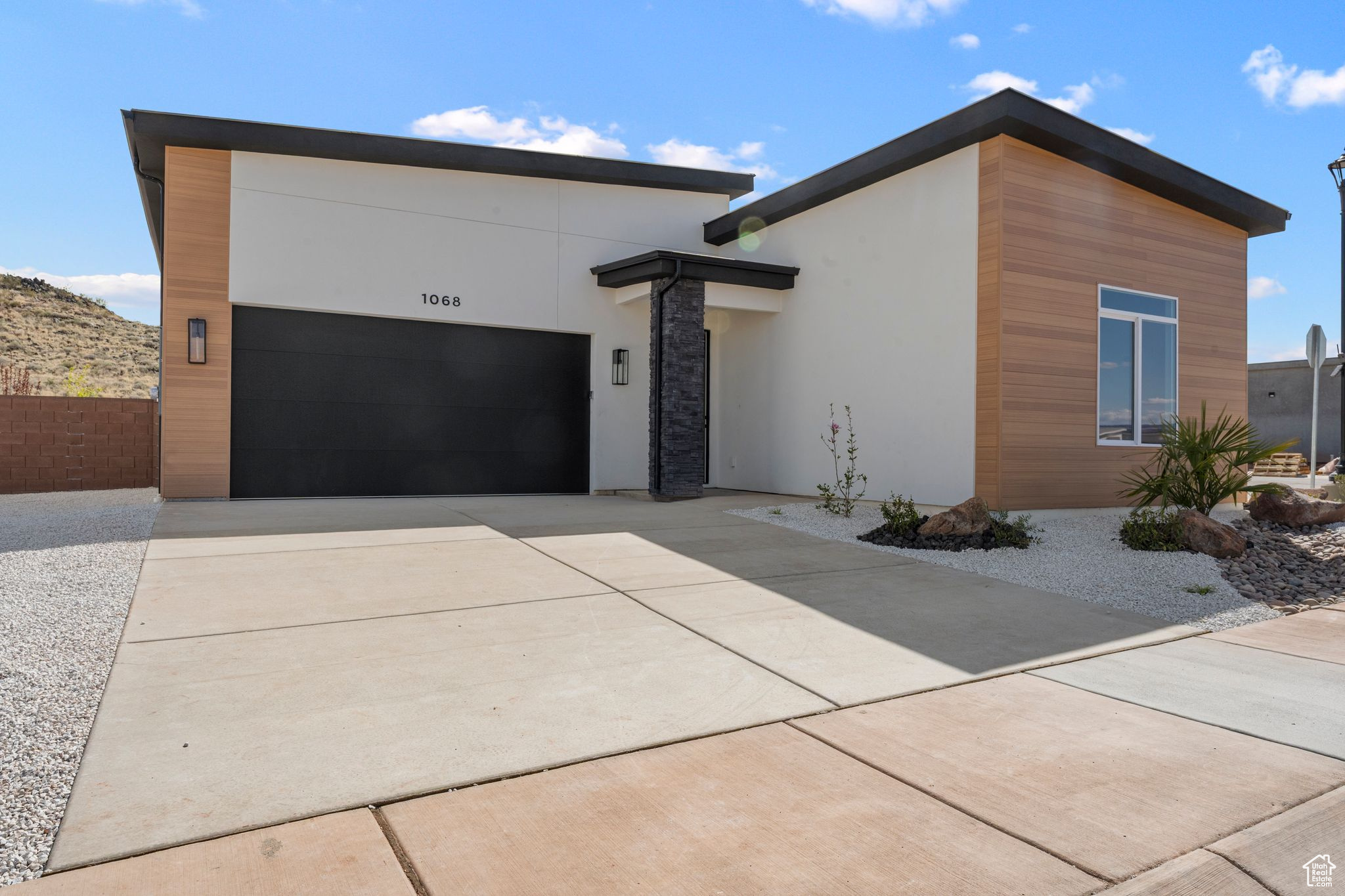 1068 E Coyote Crest Dr, Washington, Utah image 4