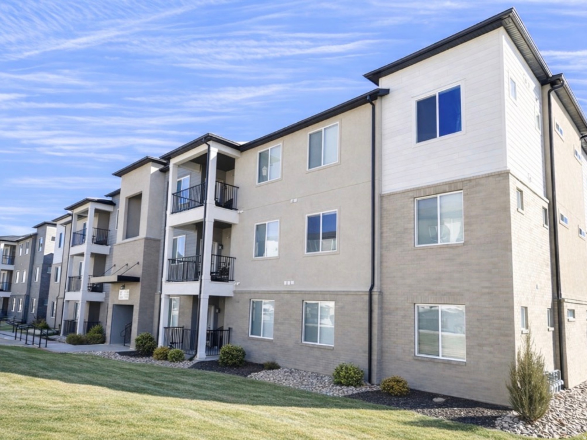 MOUNTAIN RIDGE - Residential