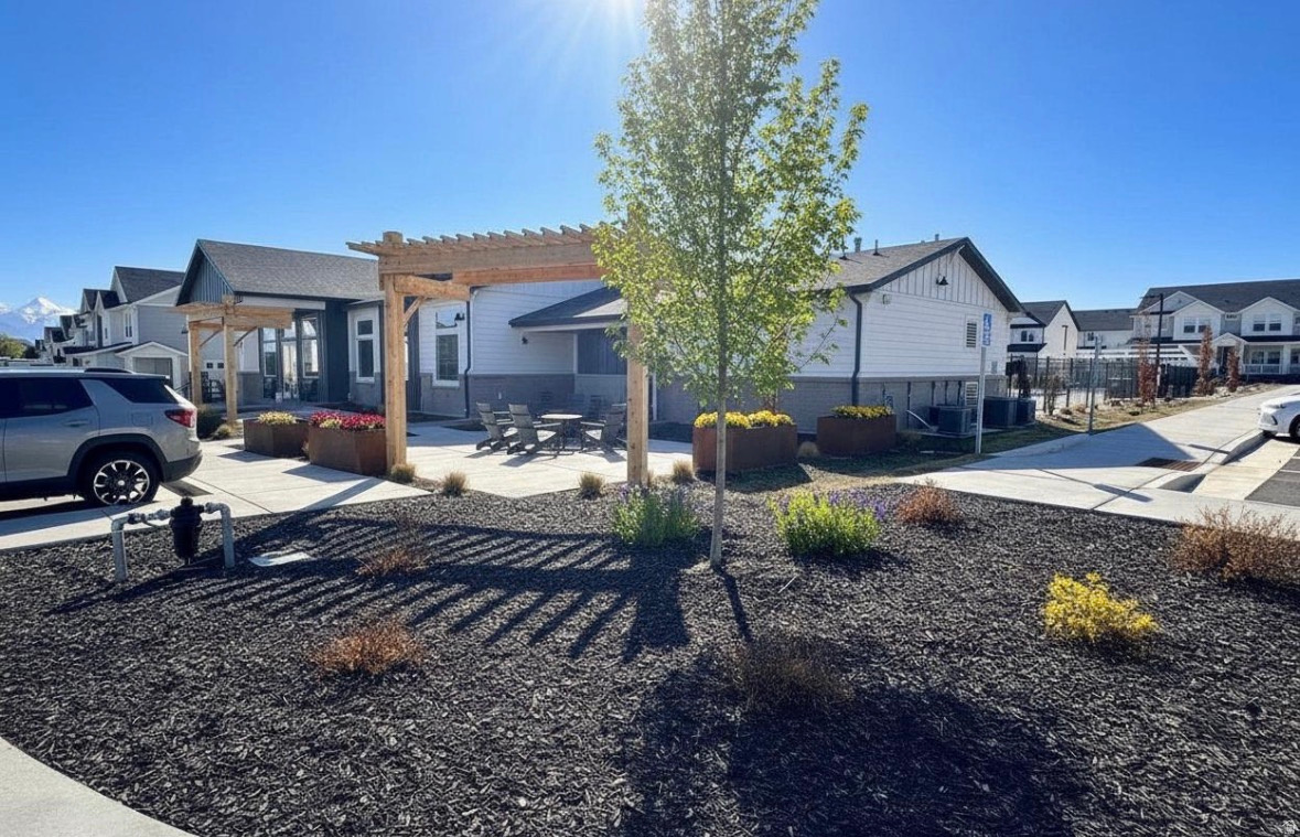 MOUNTAIN RIDGE - Residential