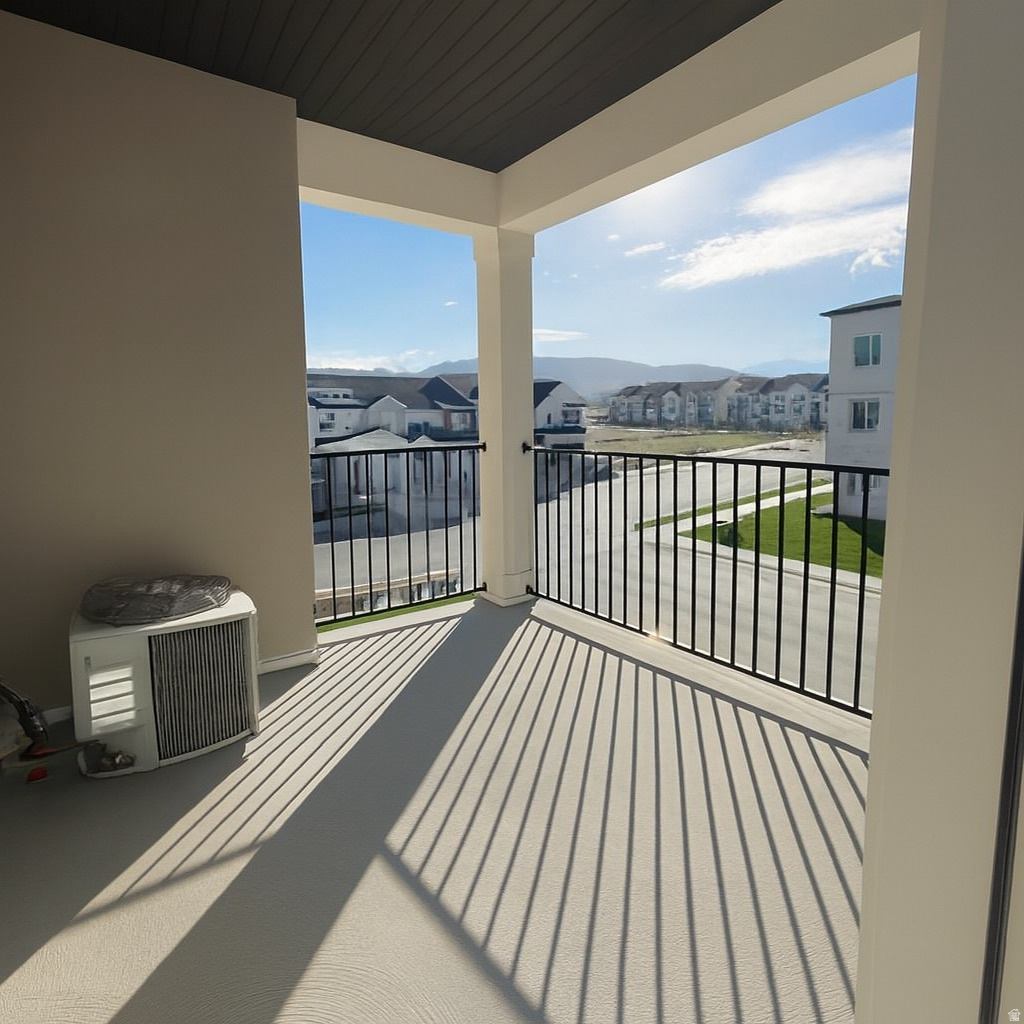 MOUNTAIN RIDGE - Residential