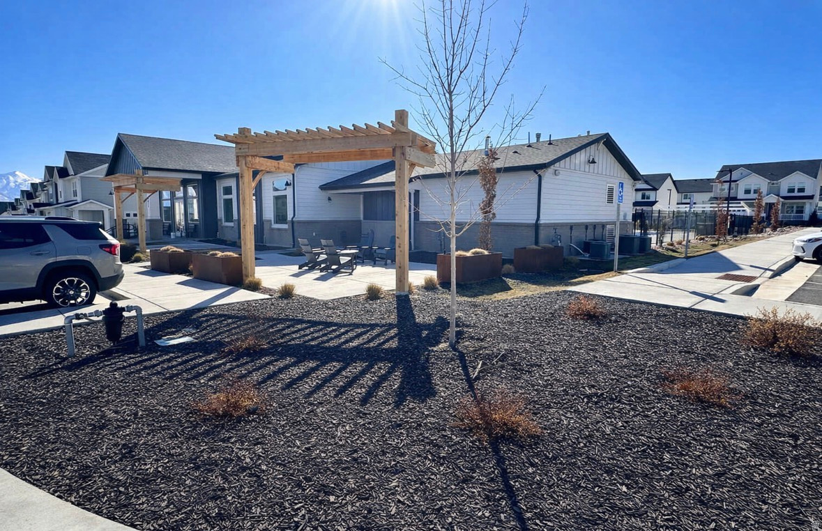 MOUNTAIN RIDGE - Residential