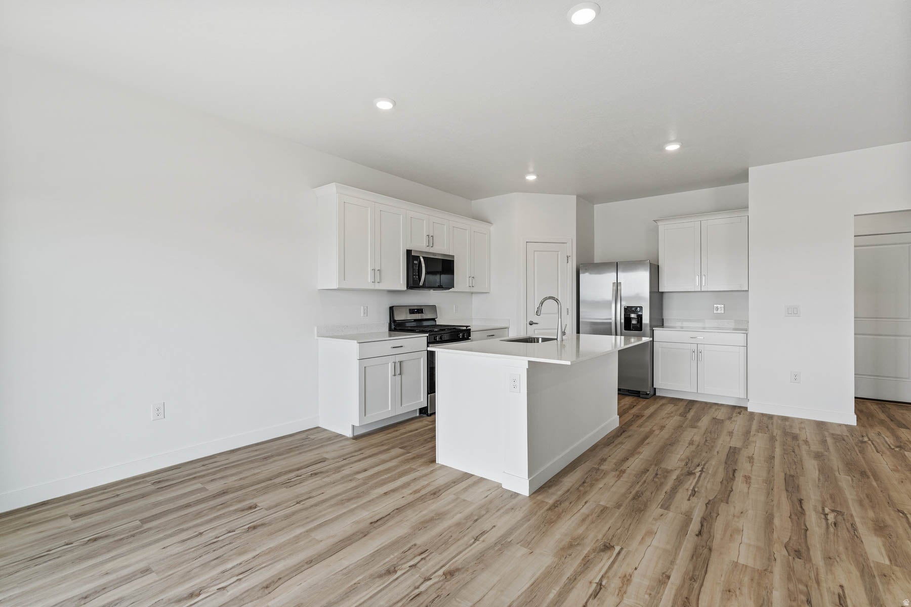 DESERT EDGE - Residential