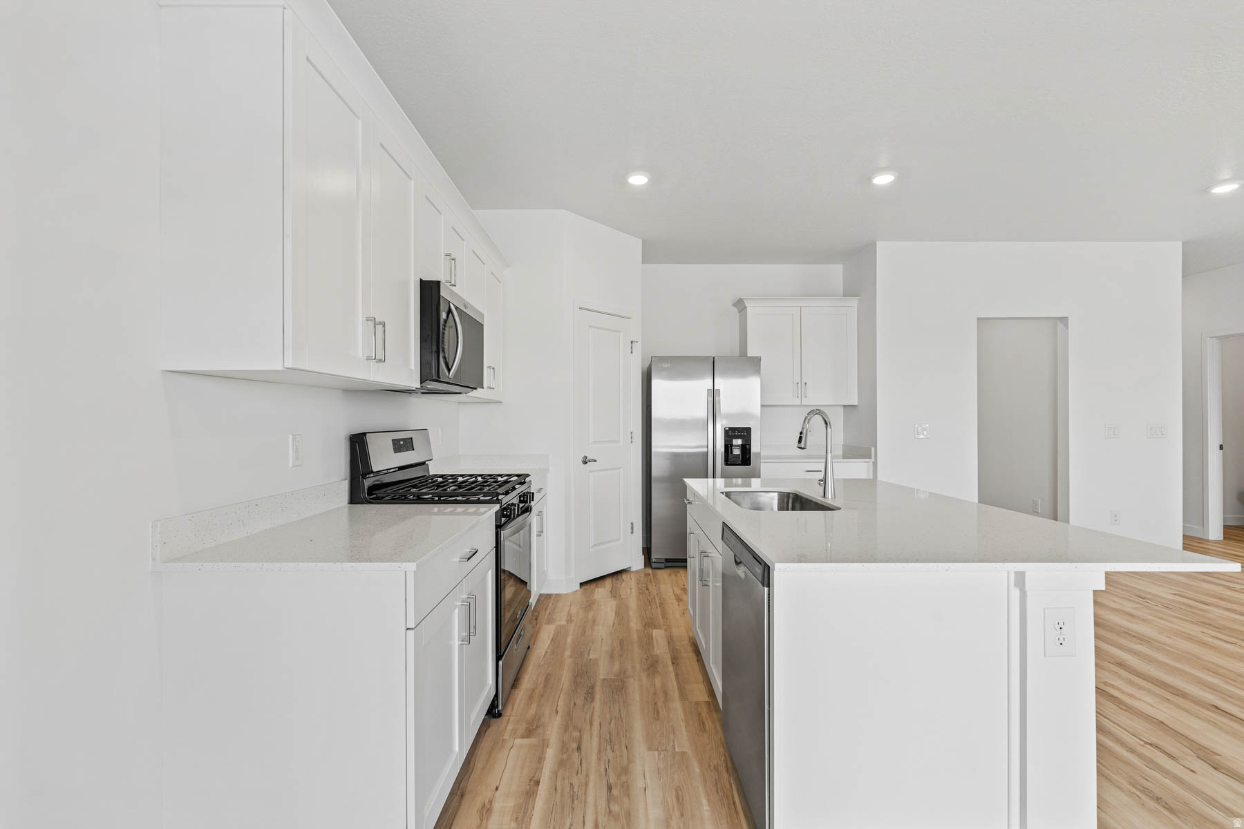 DESERT EDGE - Residential