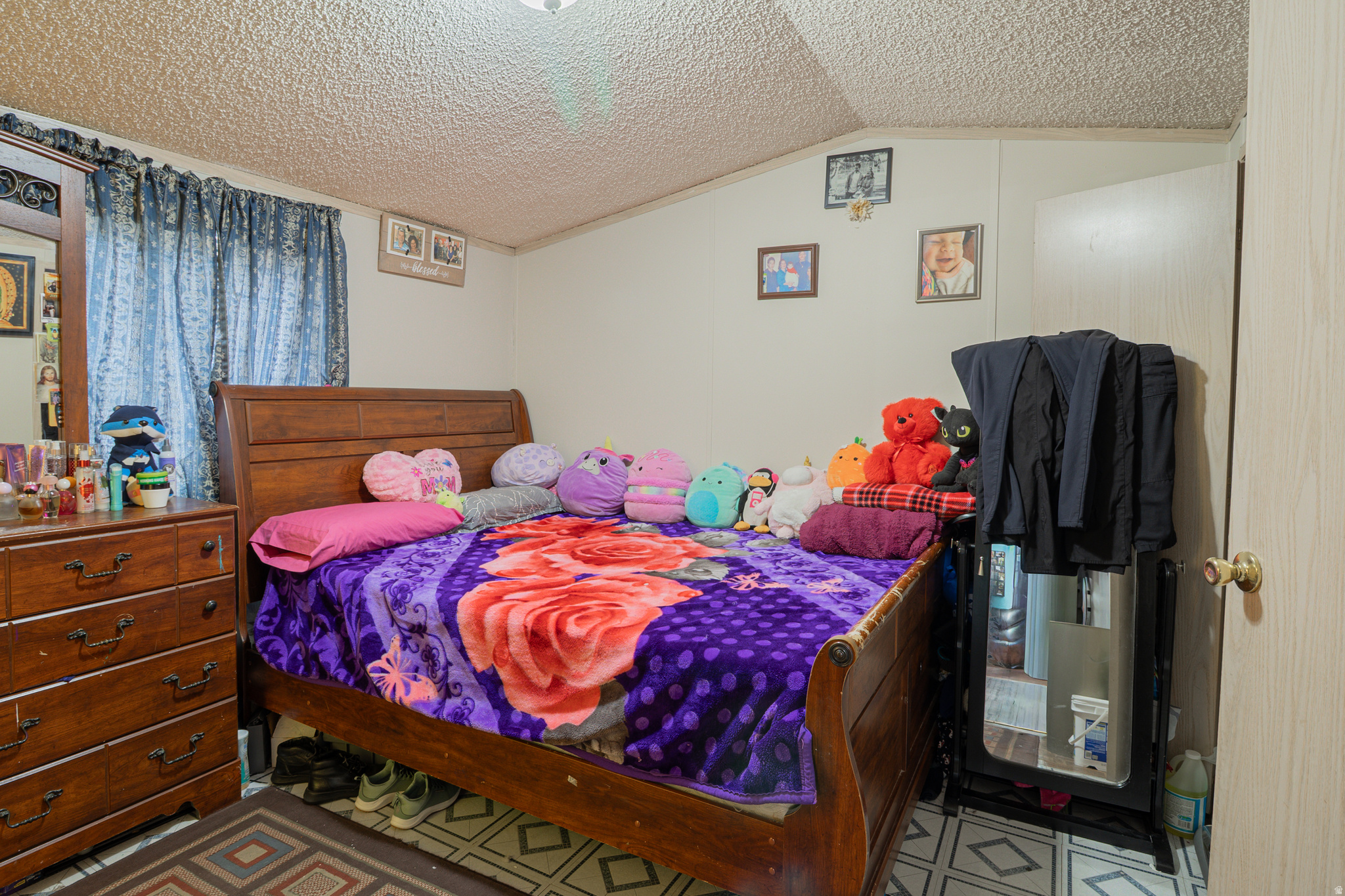 MOUNTAIN VIEW - Residential