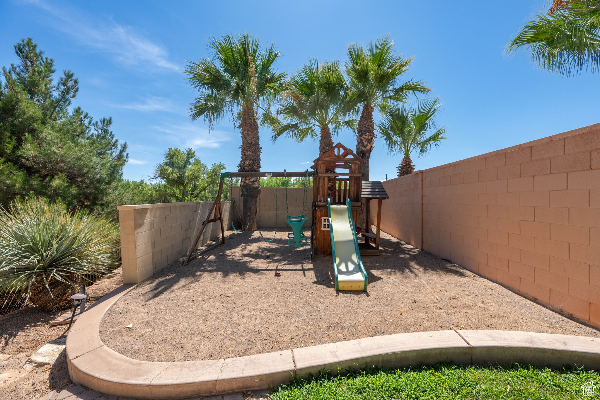 POINTE WEST EST - Residential