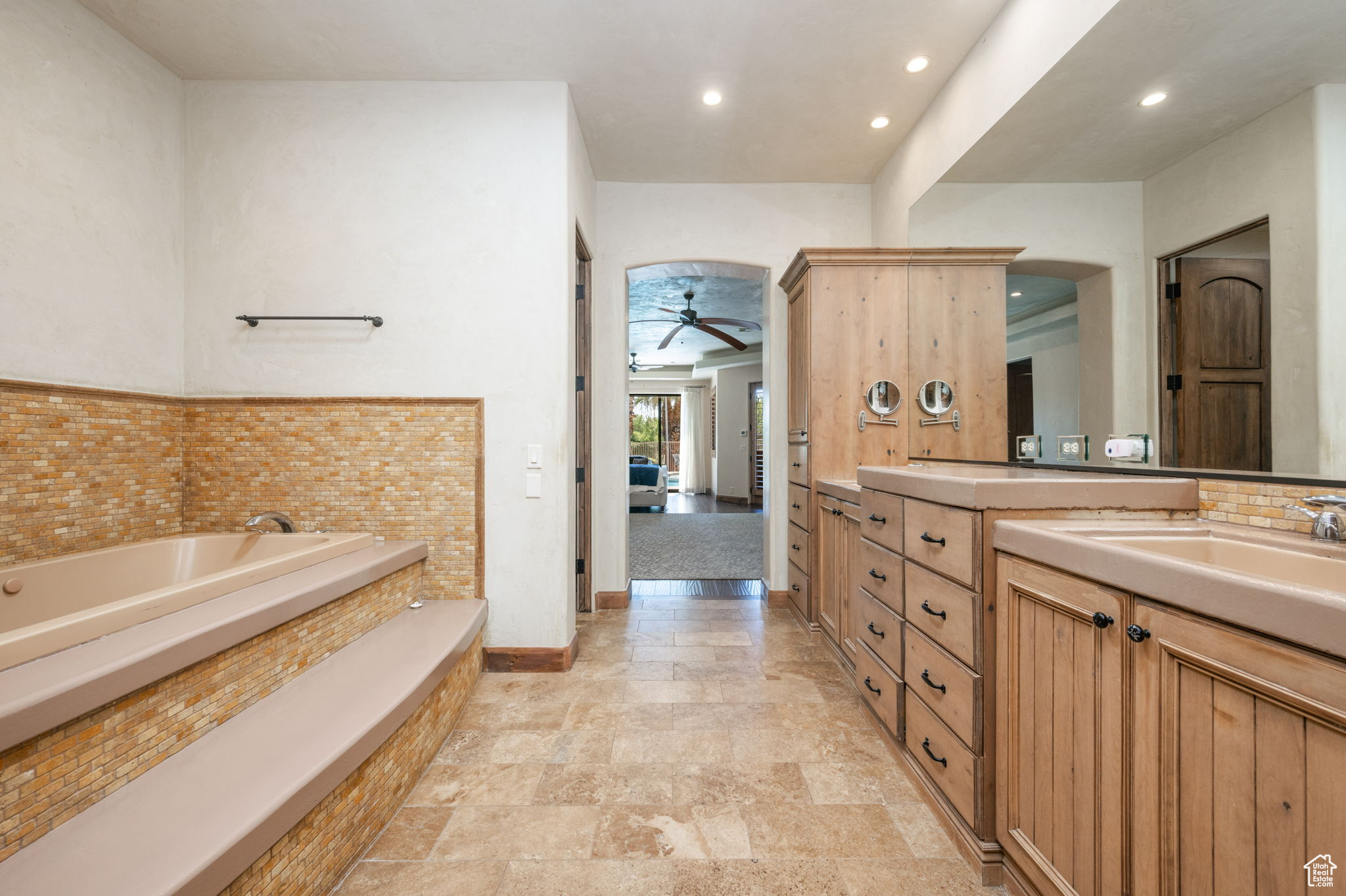 POINTE WEST EST - Residential