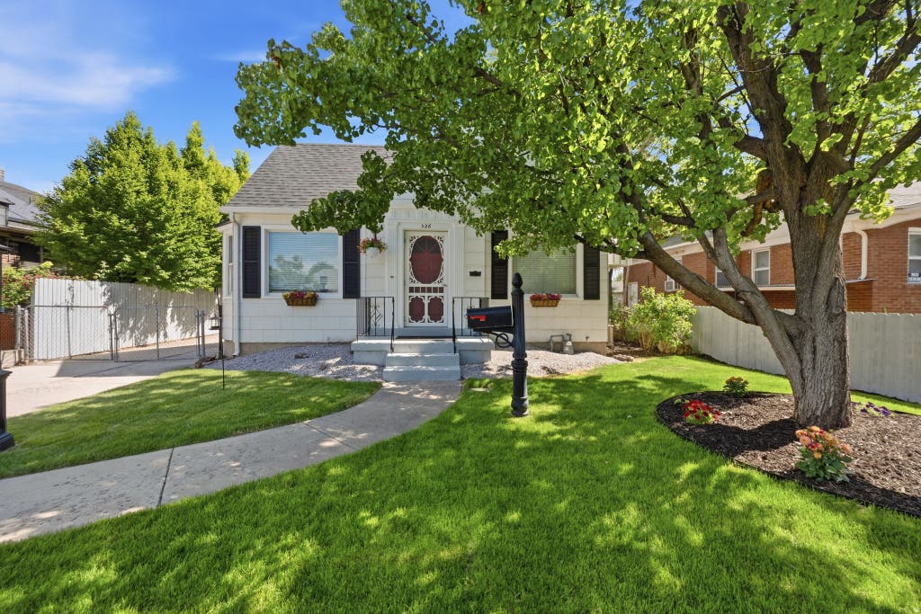 Photo of 526 E CLEVELAND AVE S, Salt Lake City, UT 84105 (MLS # 2163160)