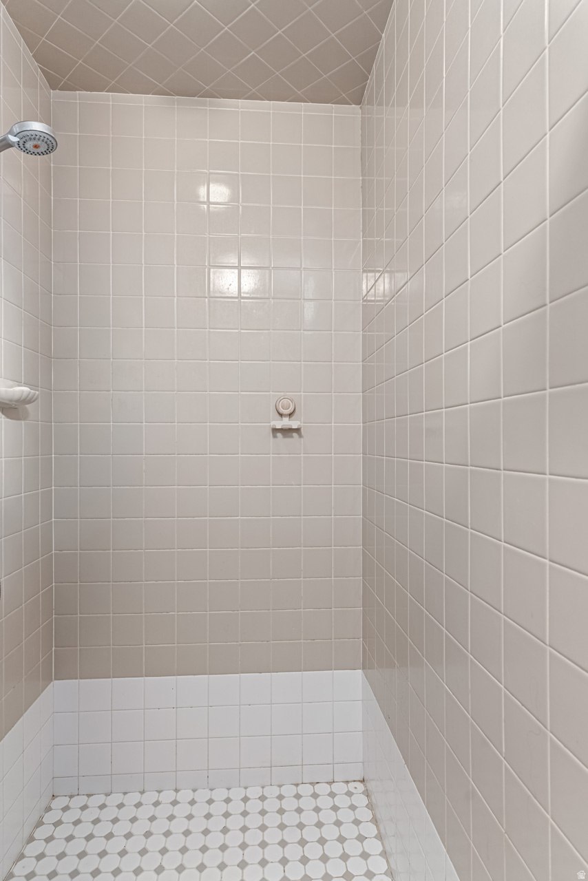 BLOOMINGTON COUNTRY CLUB 1 AMD & EXT - Residential