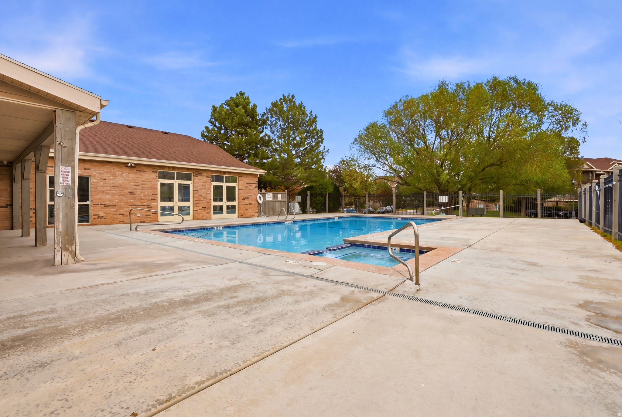 WILLOW SPRINGS - Residential