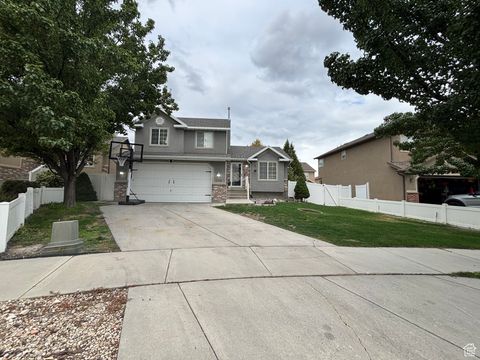 Photo of 4768 W LIBERATION DR, Herriman, UT 84096 (MLS # 2107596) Photo of 4768 W LIBERATION DR, Herriman, UT 84096 (MLS # 2107596)