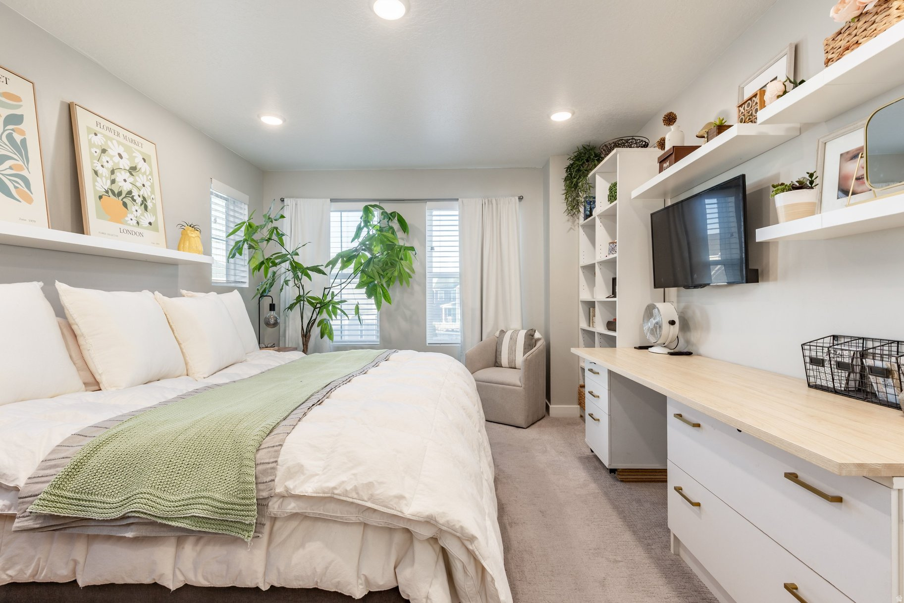 DAYBREAK - Residential