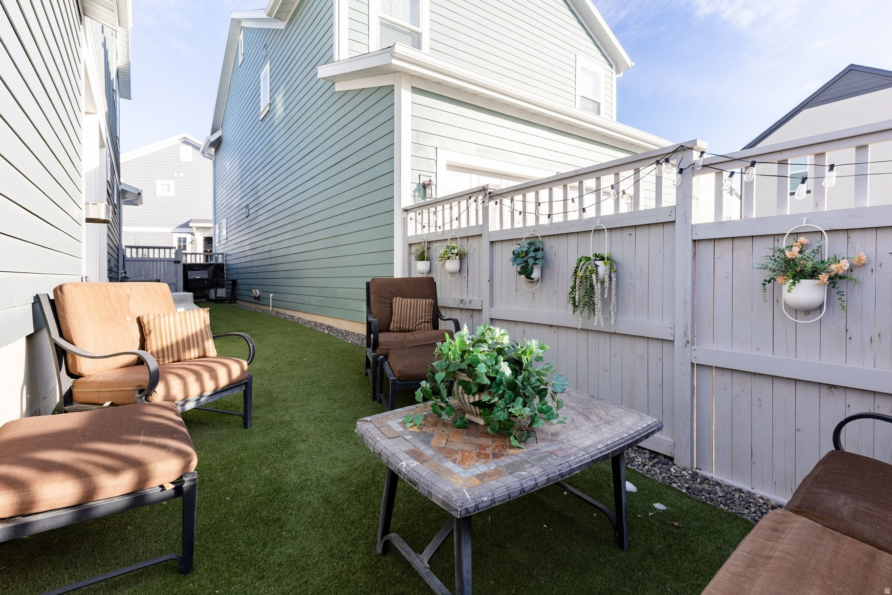 DAYBREAK - Residential