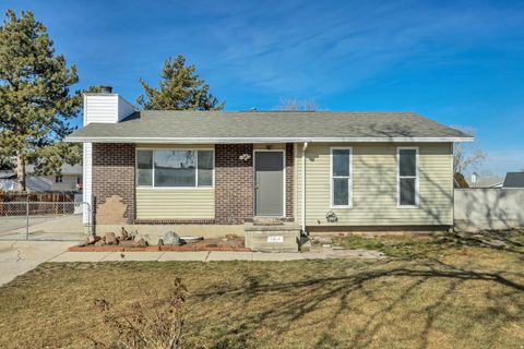 Photo of 3814 W SHIRE CIR S, Taylorsville, UT 84129 (MLS # 2133582)