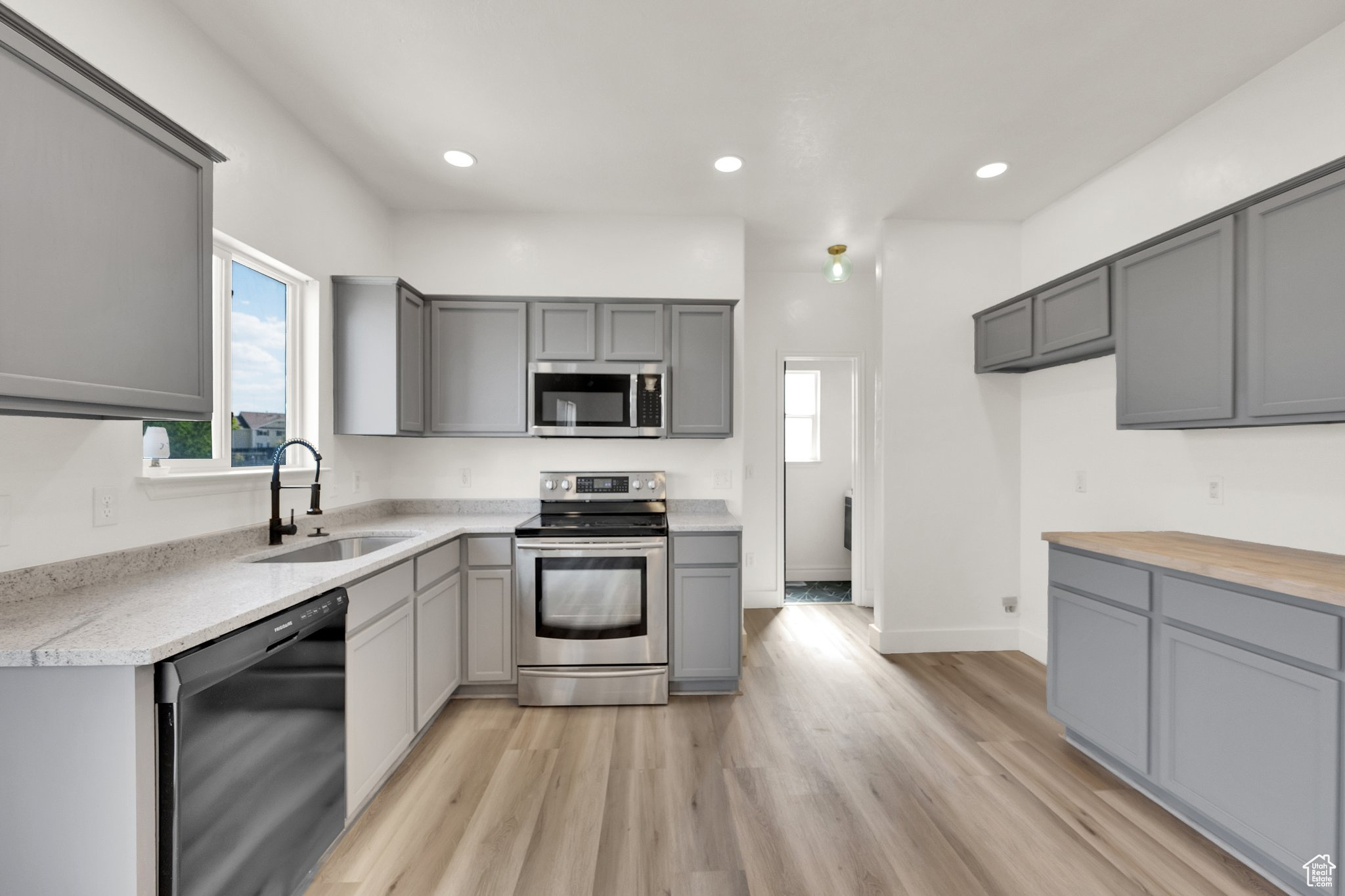 KENNEKUK AT RED HAWK RANCH R1-N13 15S - Residential