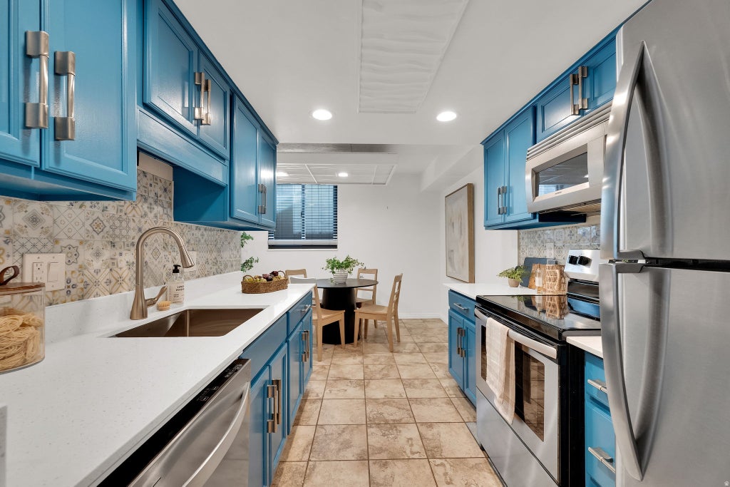 Photo of 4731 S PINTAIL CT E, Millcreek, UT 84117 (MLS # 2176945)