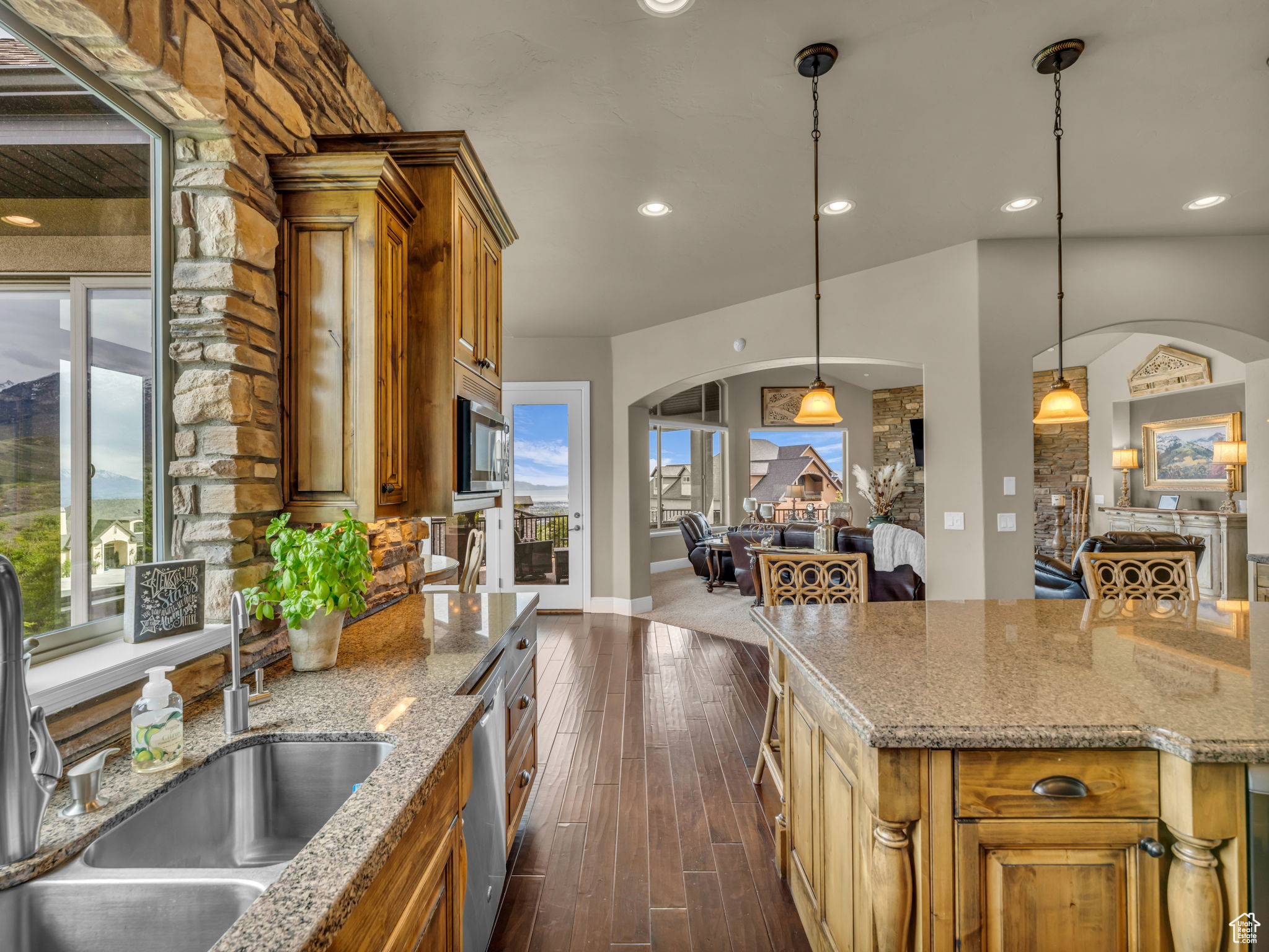 EAGLE CREST NO 3 AT SUNCREST - Residential