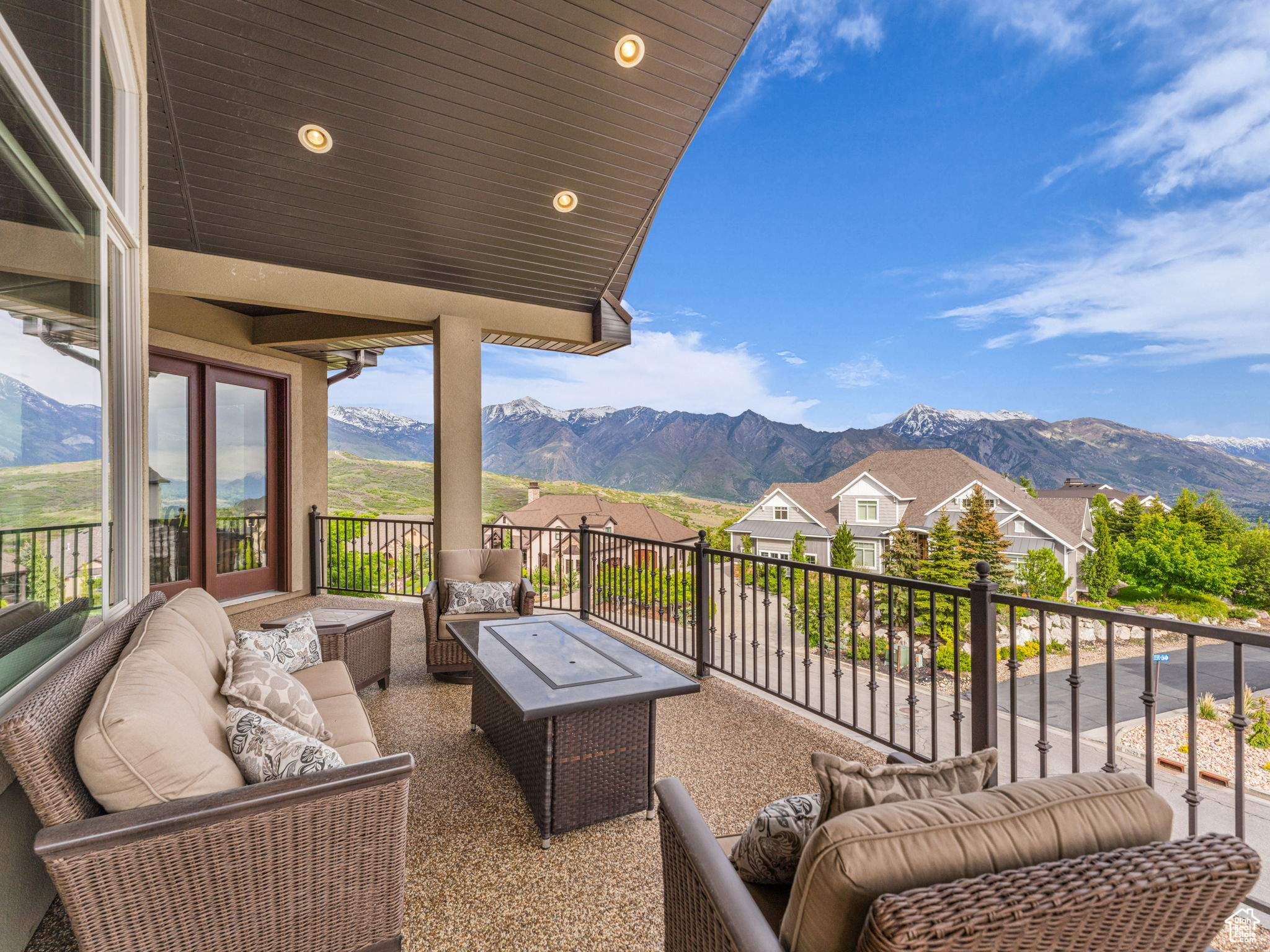 EAGLE CREST NO 3 AT SUNCREST - Residential