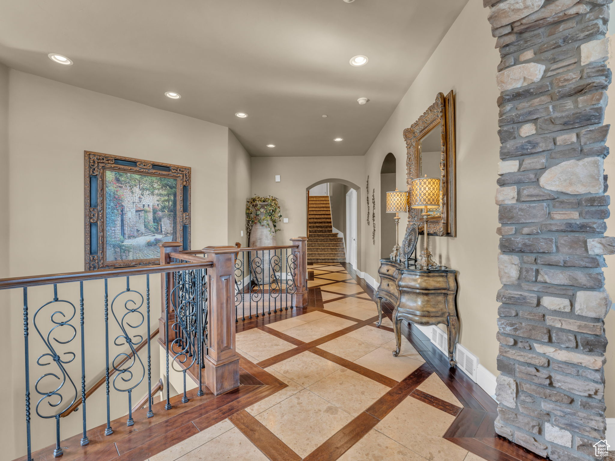 EAGLE CREST NO 3 AT SUNCREST - Residential