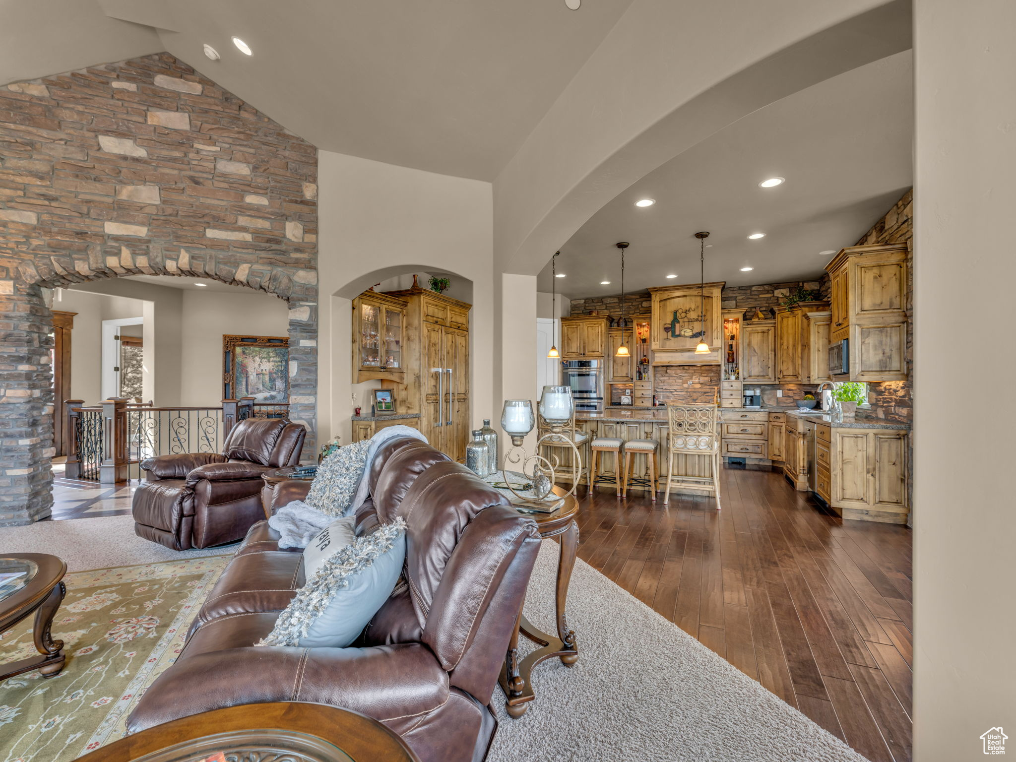 EAGLE CREST NO 3 AT SUNCREST - Residential