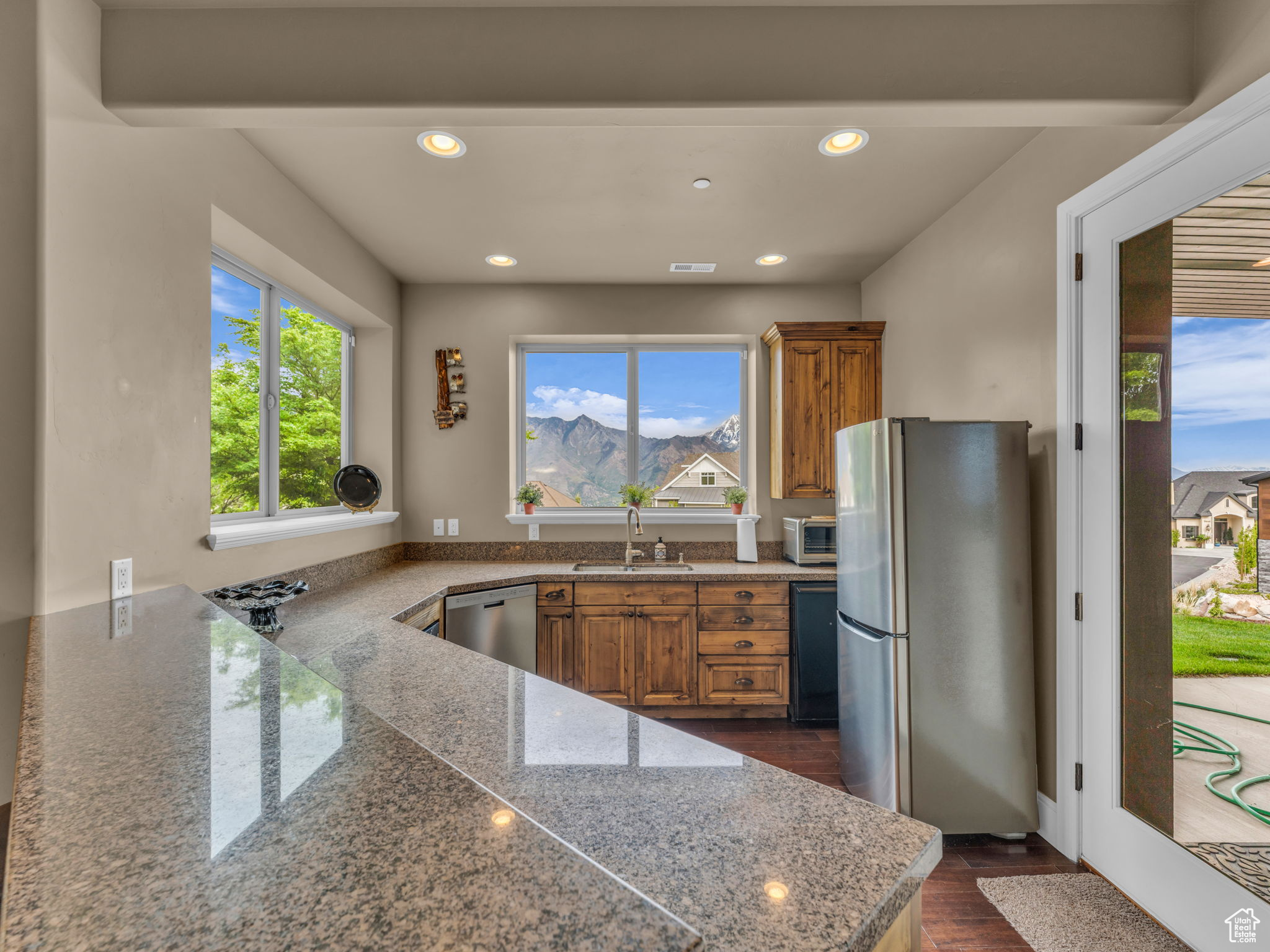 EAGLE CREST NO 3 AT SUNCREST - Residential