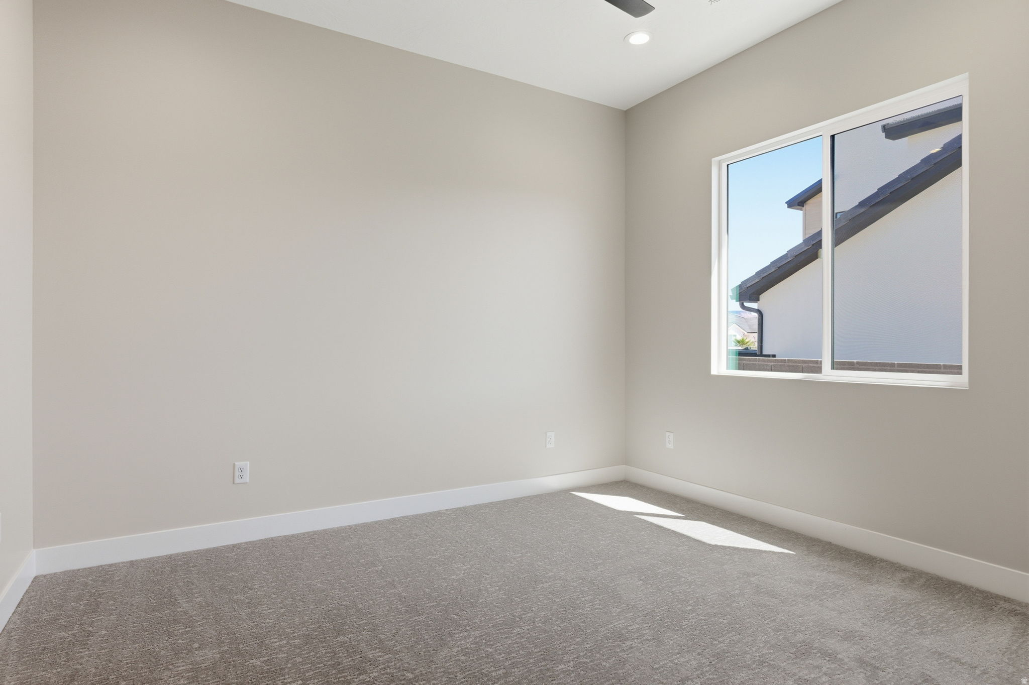 SCENIC POINTE - Residential