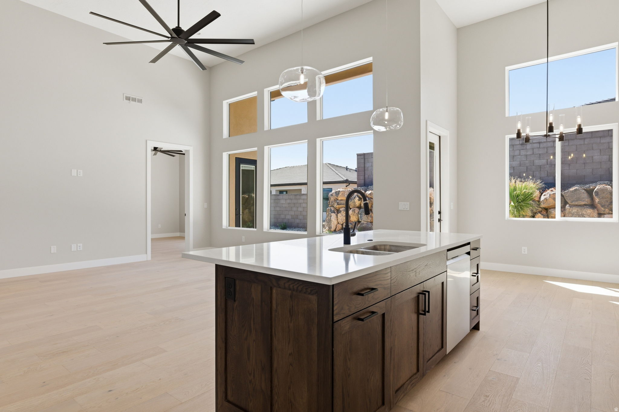 SCENIC POINTE - Residential