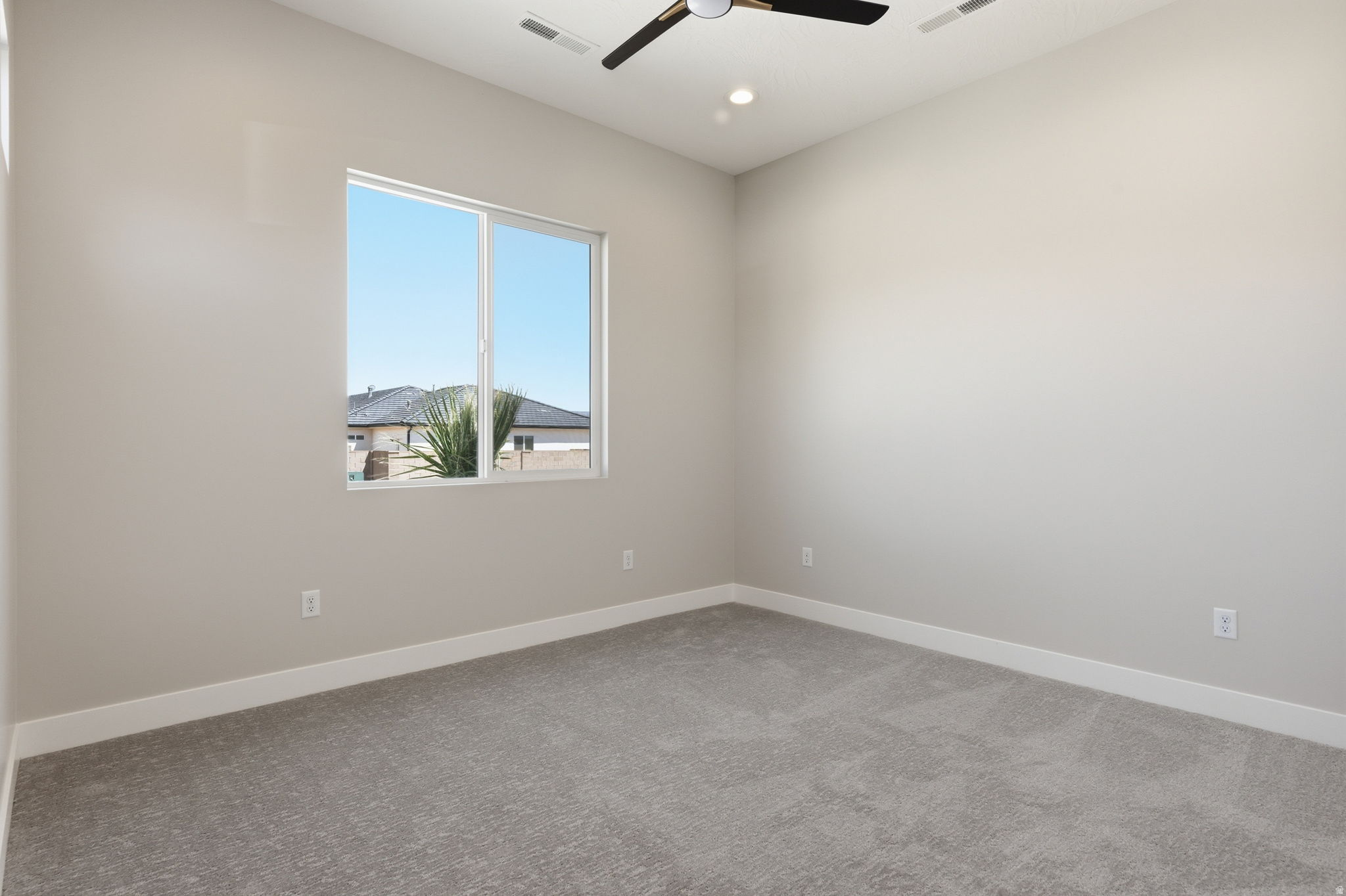 SCENIC POINTE - Residential