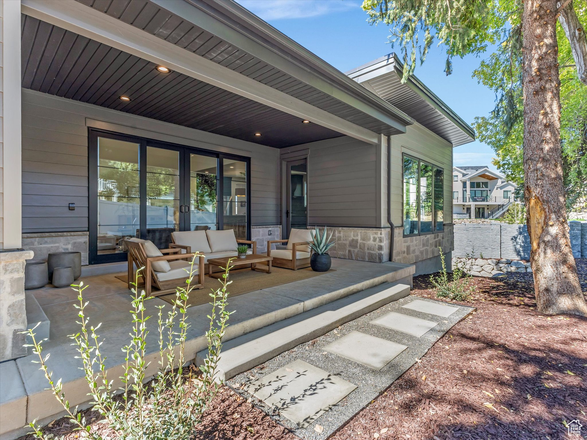 TANNENBAUM COVE - Residential