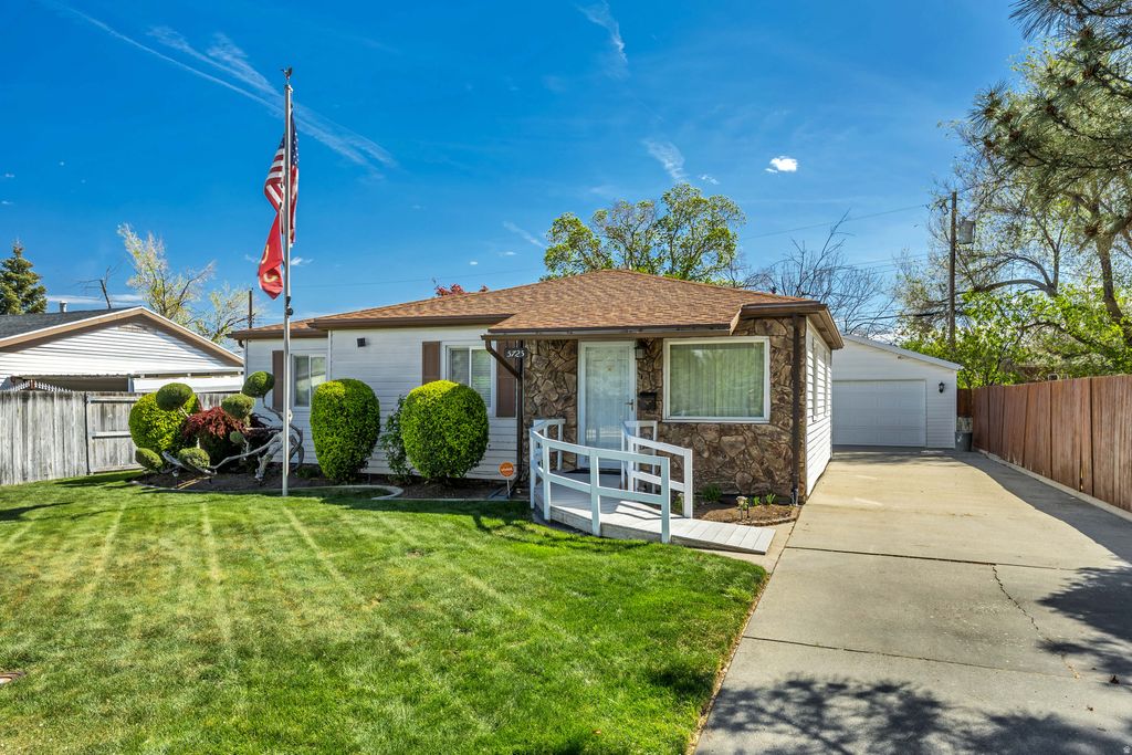 Photo of 5725 S 4060 W, Kearns, UT 84118 (MLS # 2152673)