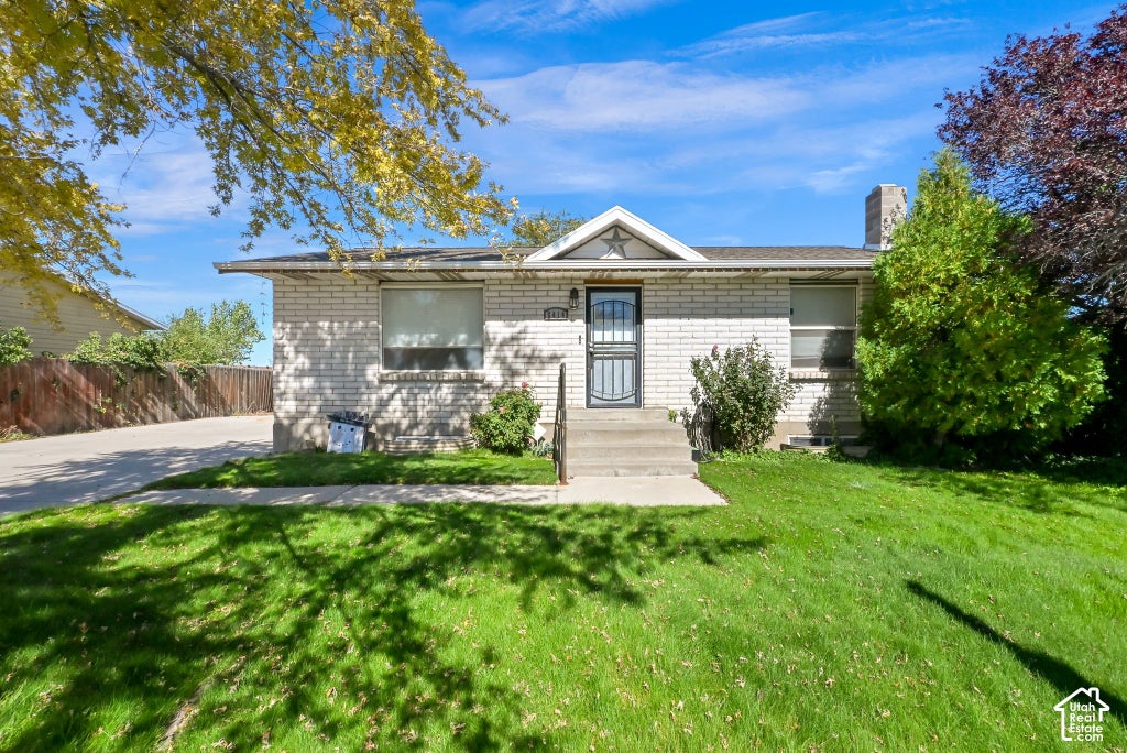 Photo of 5414 W MOUNTAIN MEN DR S, Kearns, UT 84118 (MLS # 2189538)