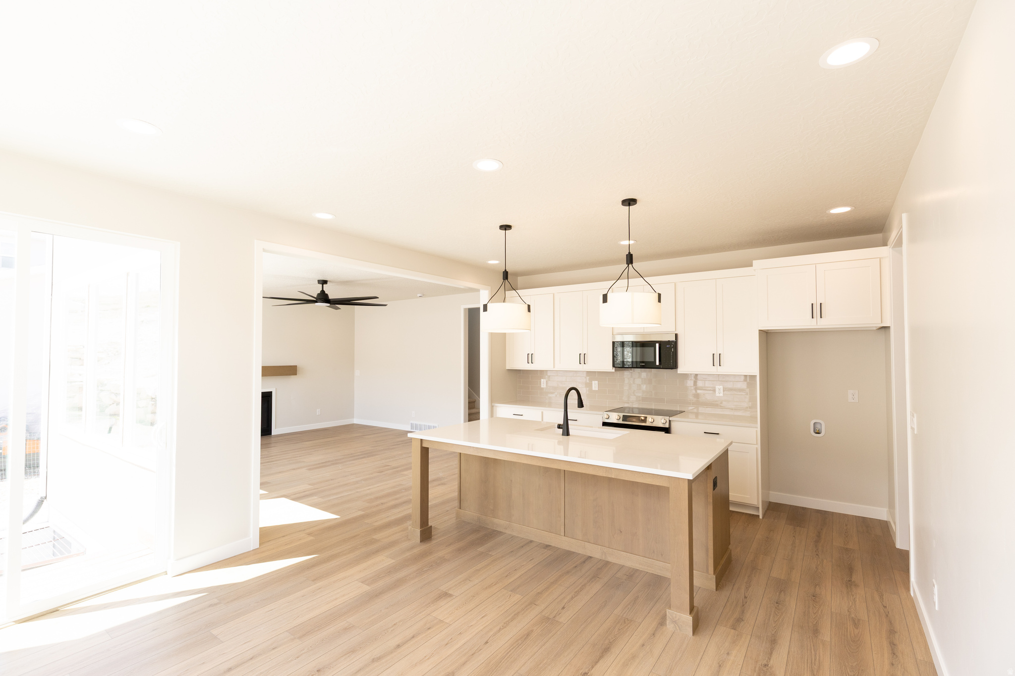 HIDDEN HOLLOW - Residential