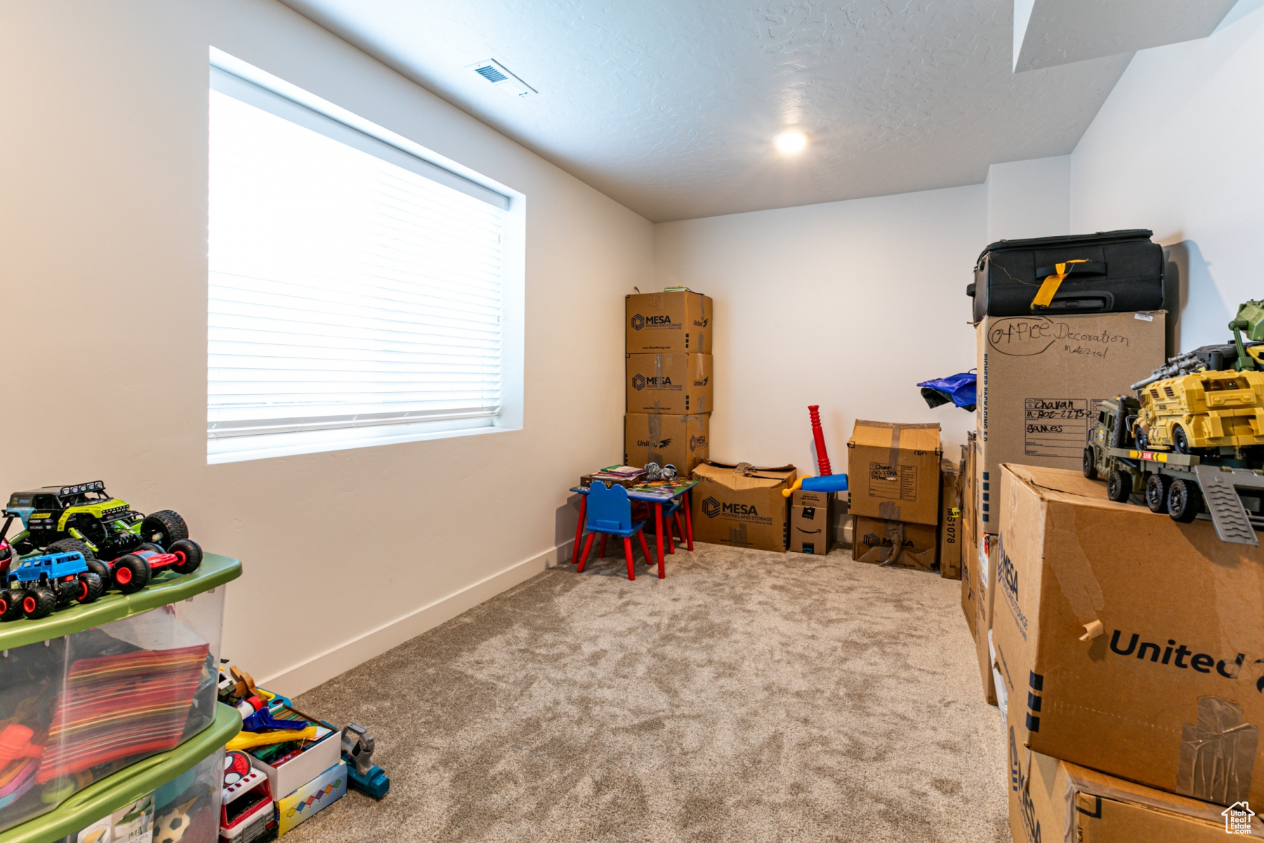 Farmington, Utah 84025, United States, 6 Bedrooms Bedrooms, ,4 BathroomsBathrooms,Residential,Active,141408