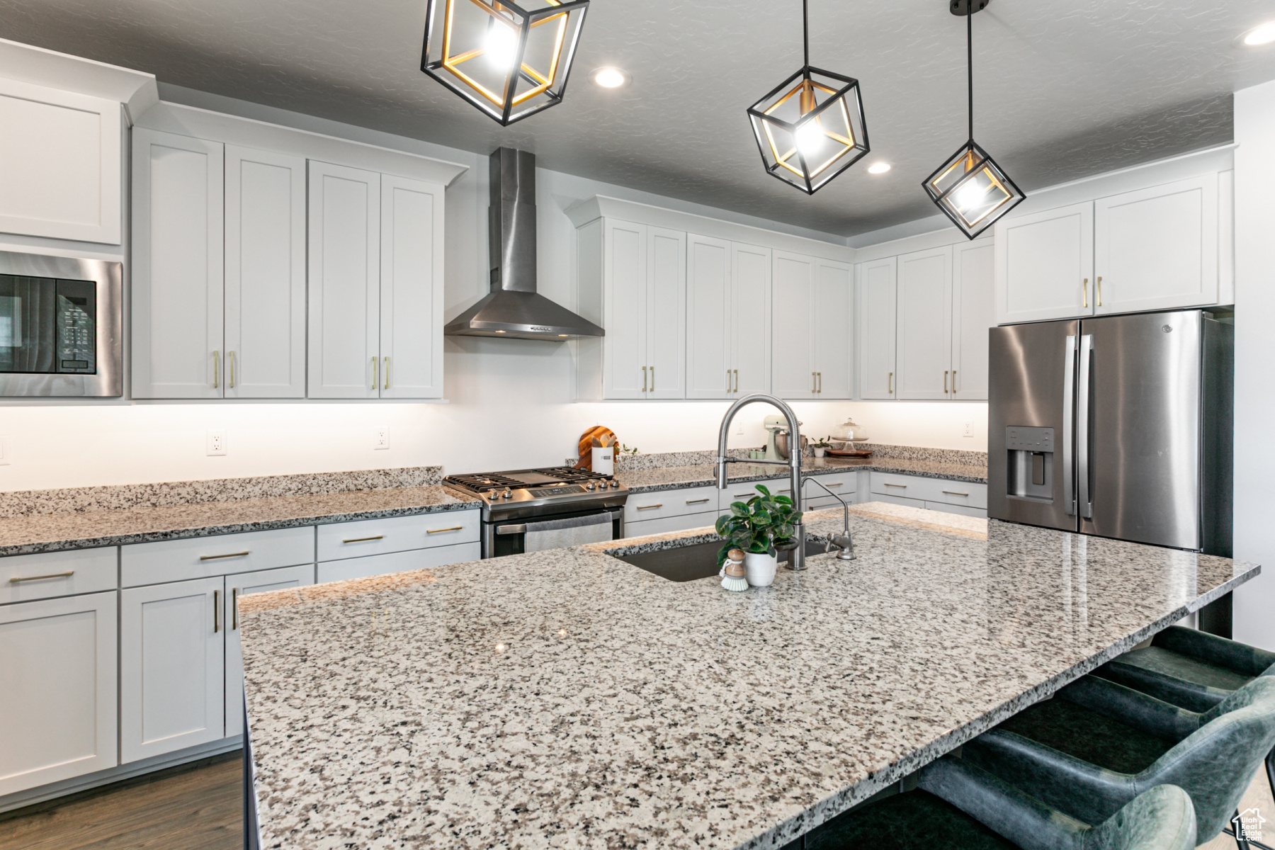 Farmington, Utah 84025, United States, 6 Bedrooms Bedrooms, ,4 BathroomsBathrooms,Residential,Active,141408