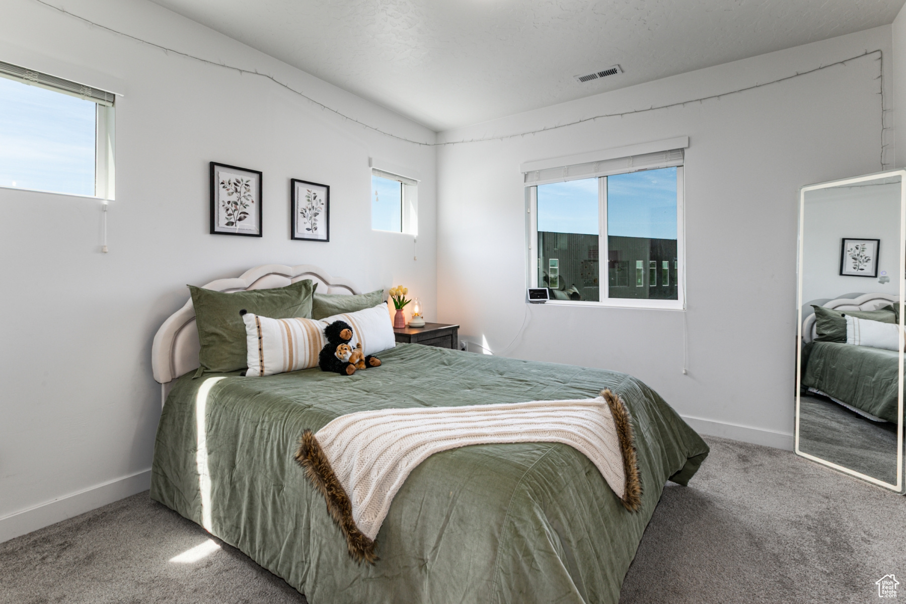 Farmington, Utah 84025, United States, 6 Bedrooms Bedrooms, ,4 BathroomsBathrooms,Residential,Active,141408