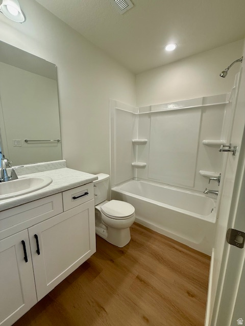 TOWNS ON MAIN - Residential